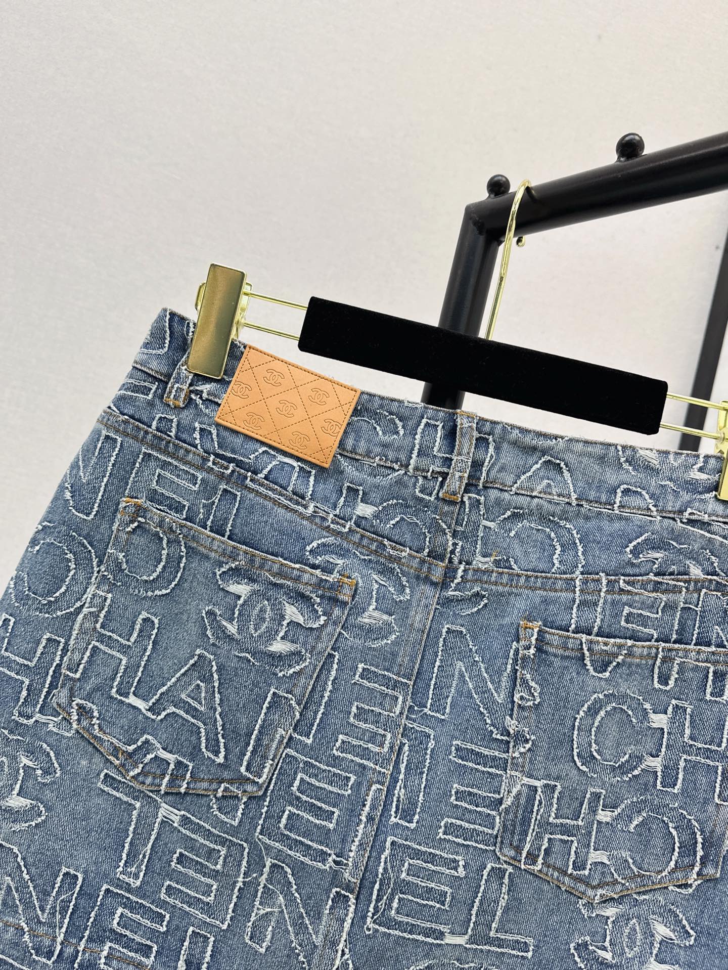 Ch 25ss embroidered denim SKIRT
