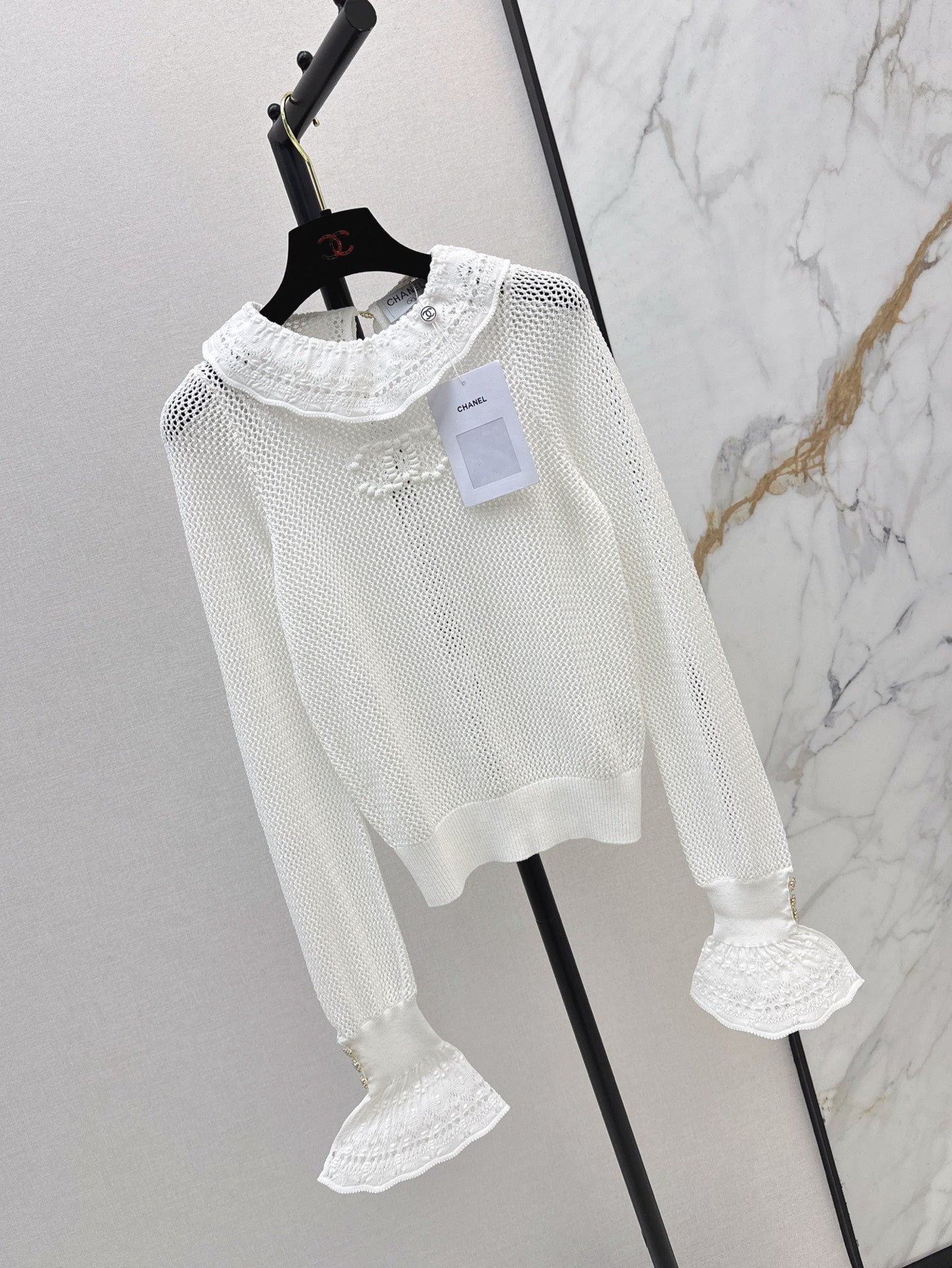 ch 25ss knitted ruffle sweater