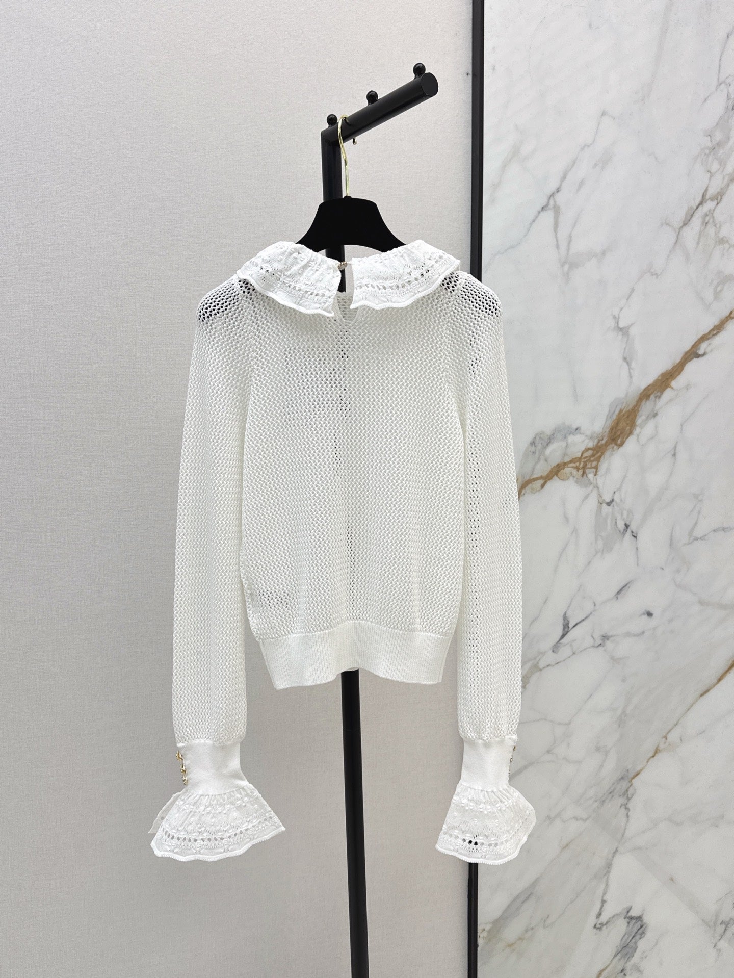 ch 25ss knitted ruffle sweater