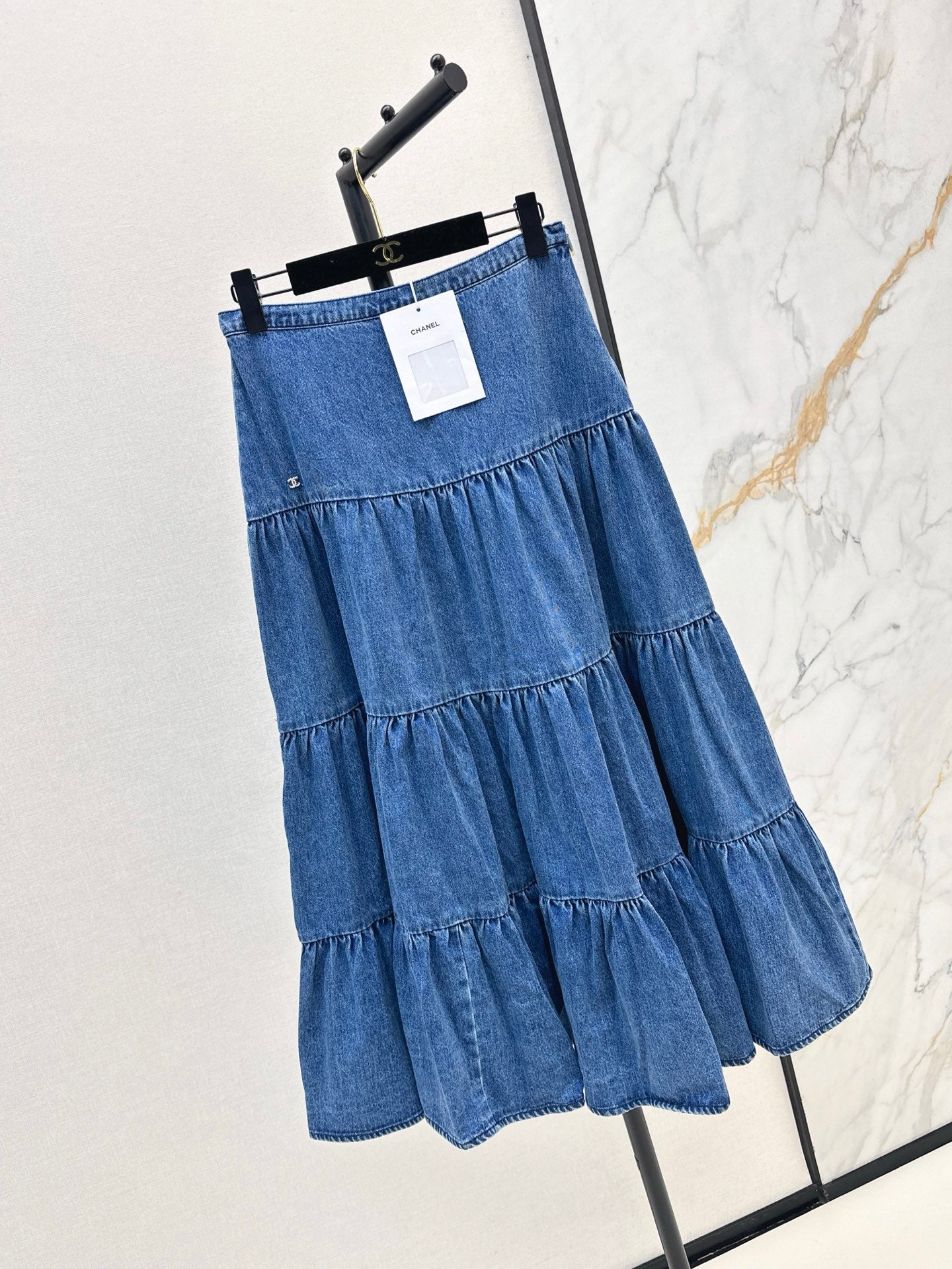 Ch 25ss ruffle skirt