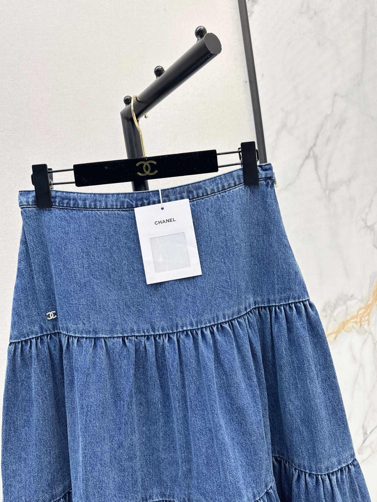 Ch 25ss ruffle skirt