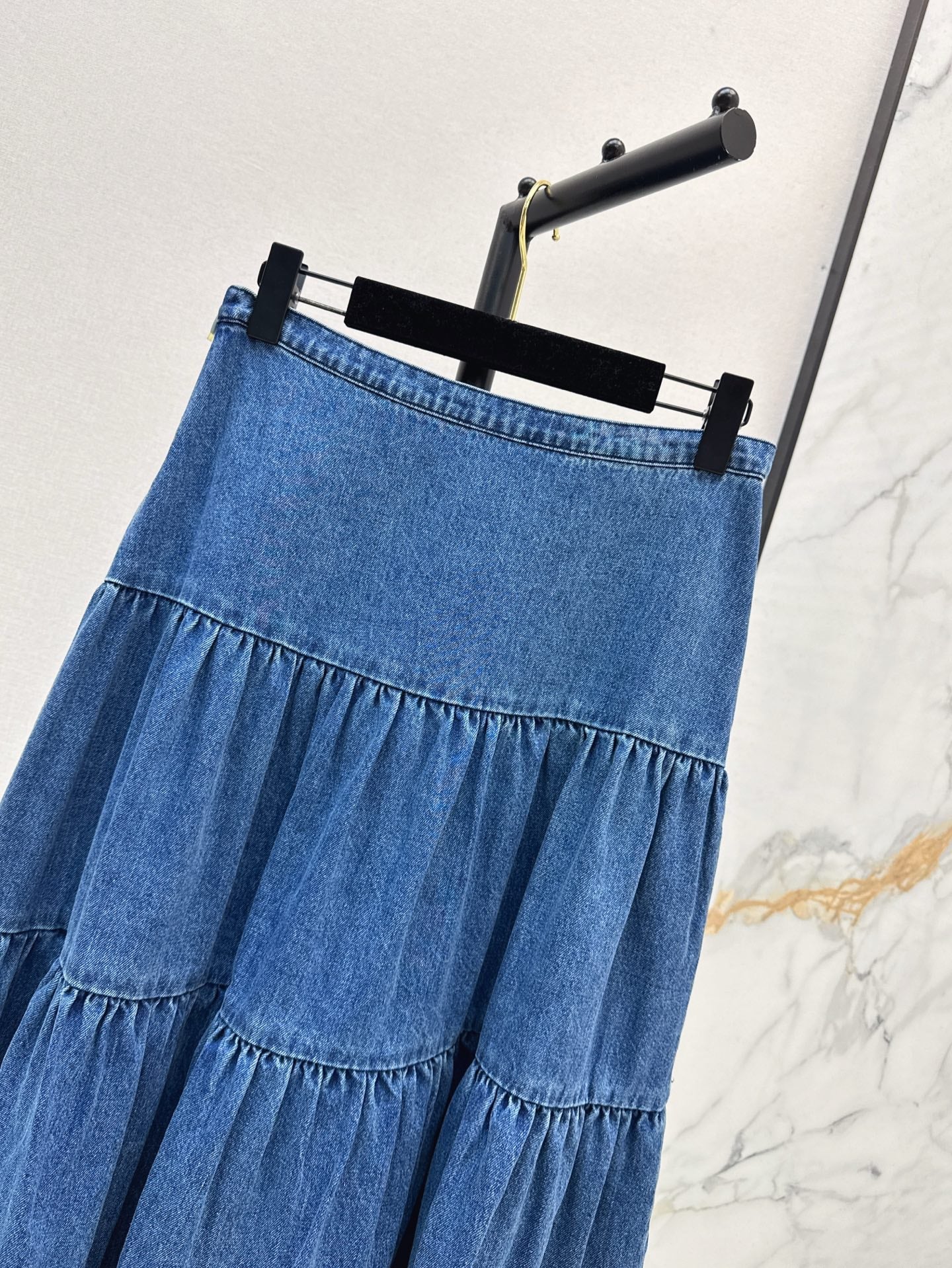 Ch 25ss ruffle skirt