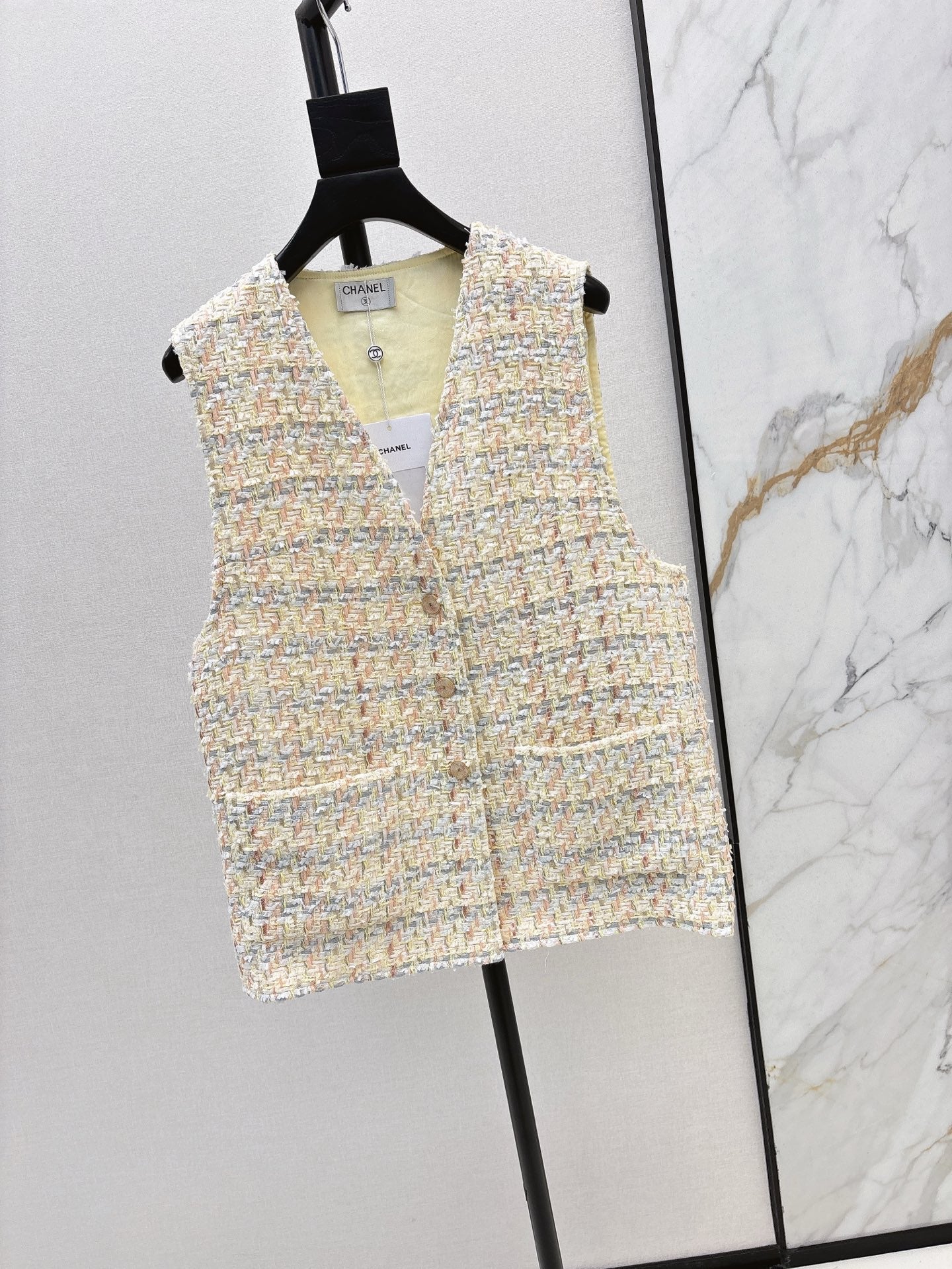 ch 25ss woven vest