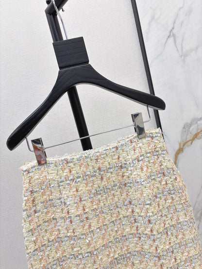 Ch 25ss woven skirt