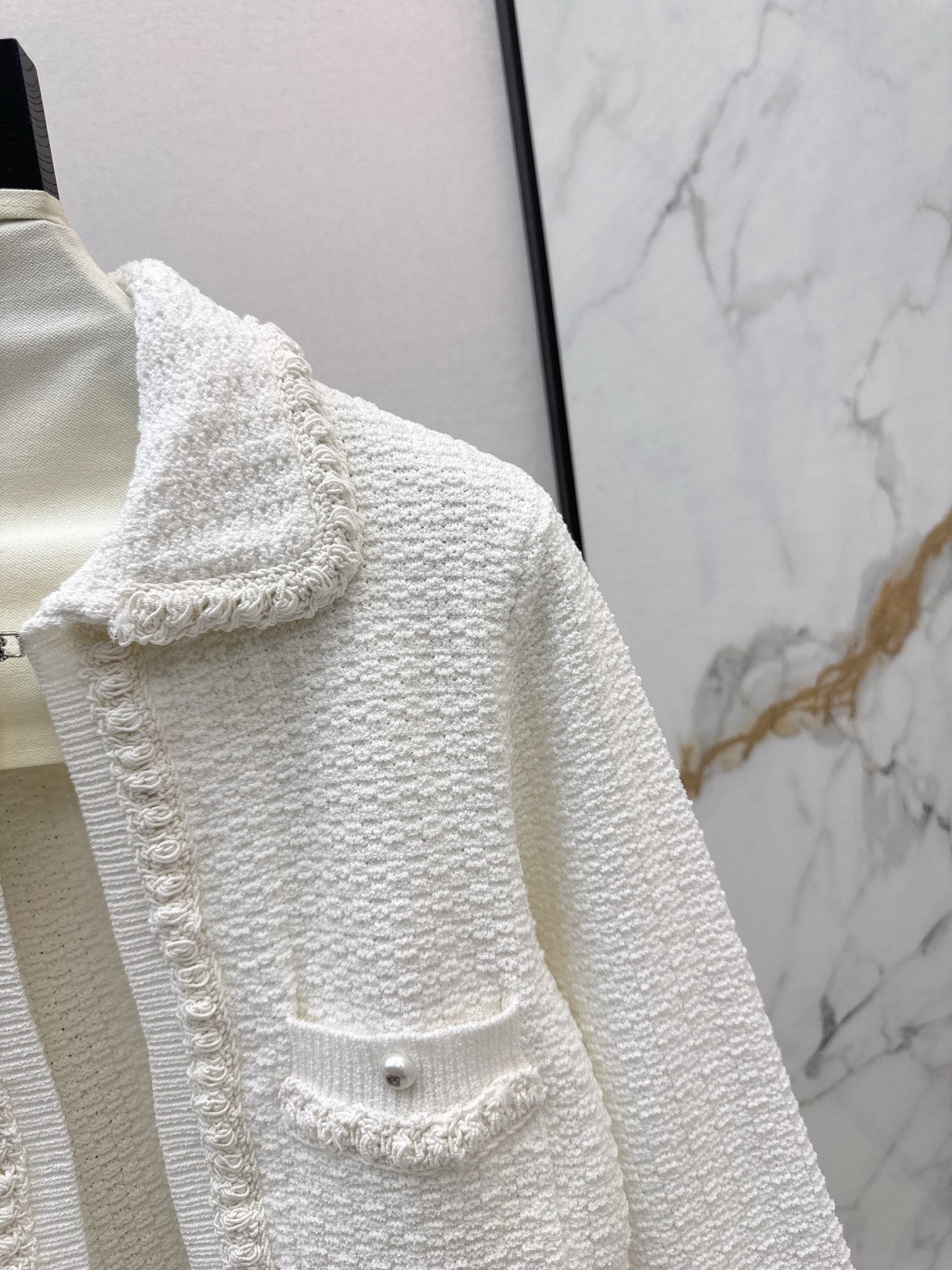 ch 25ss knit jacket