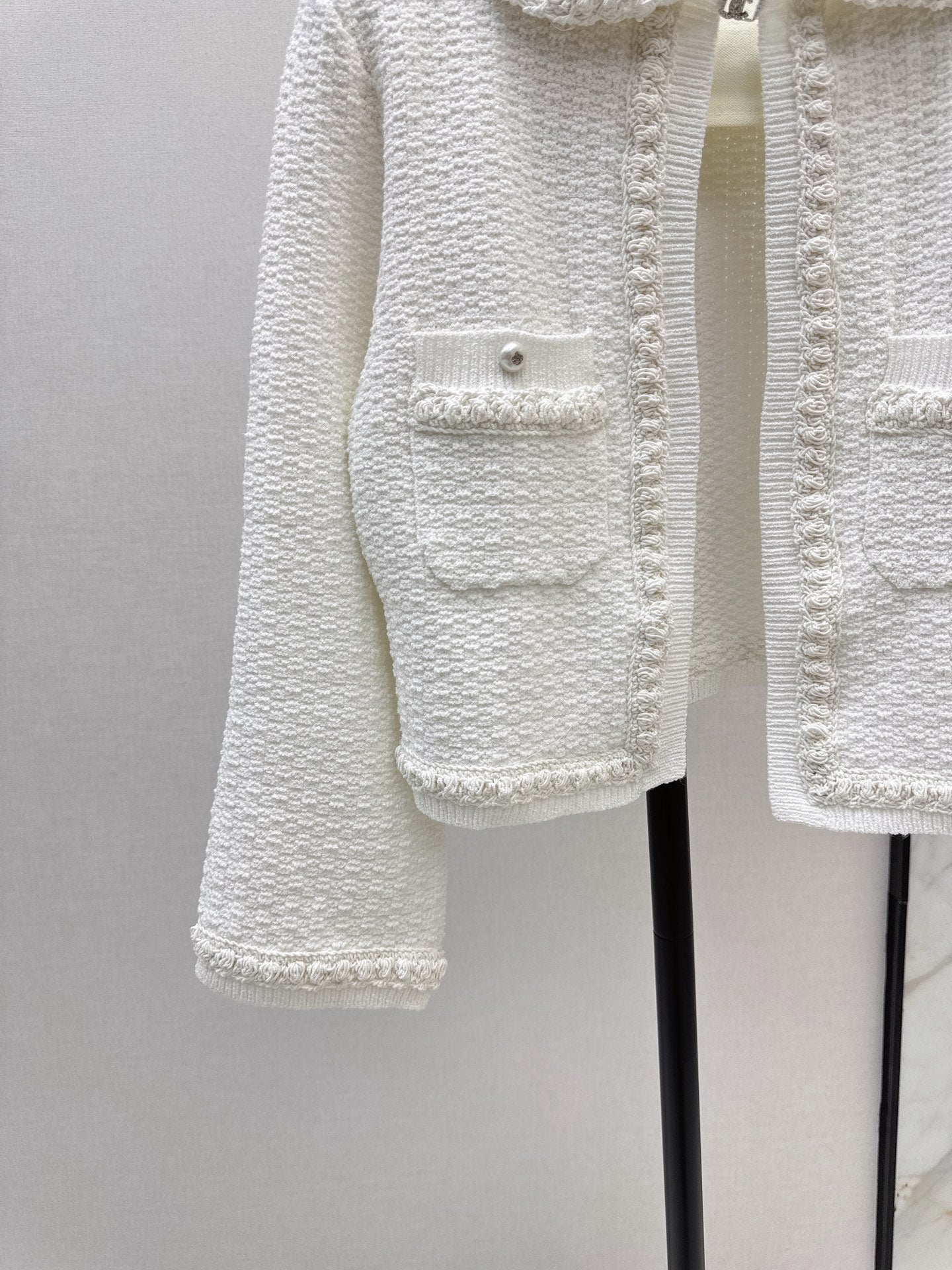ch 25ss knit jacket