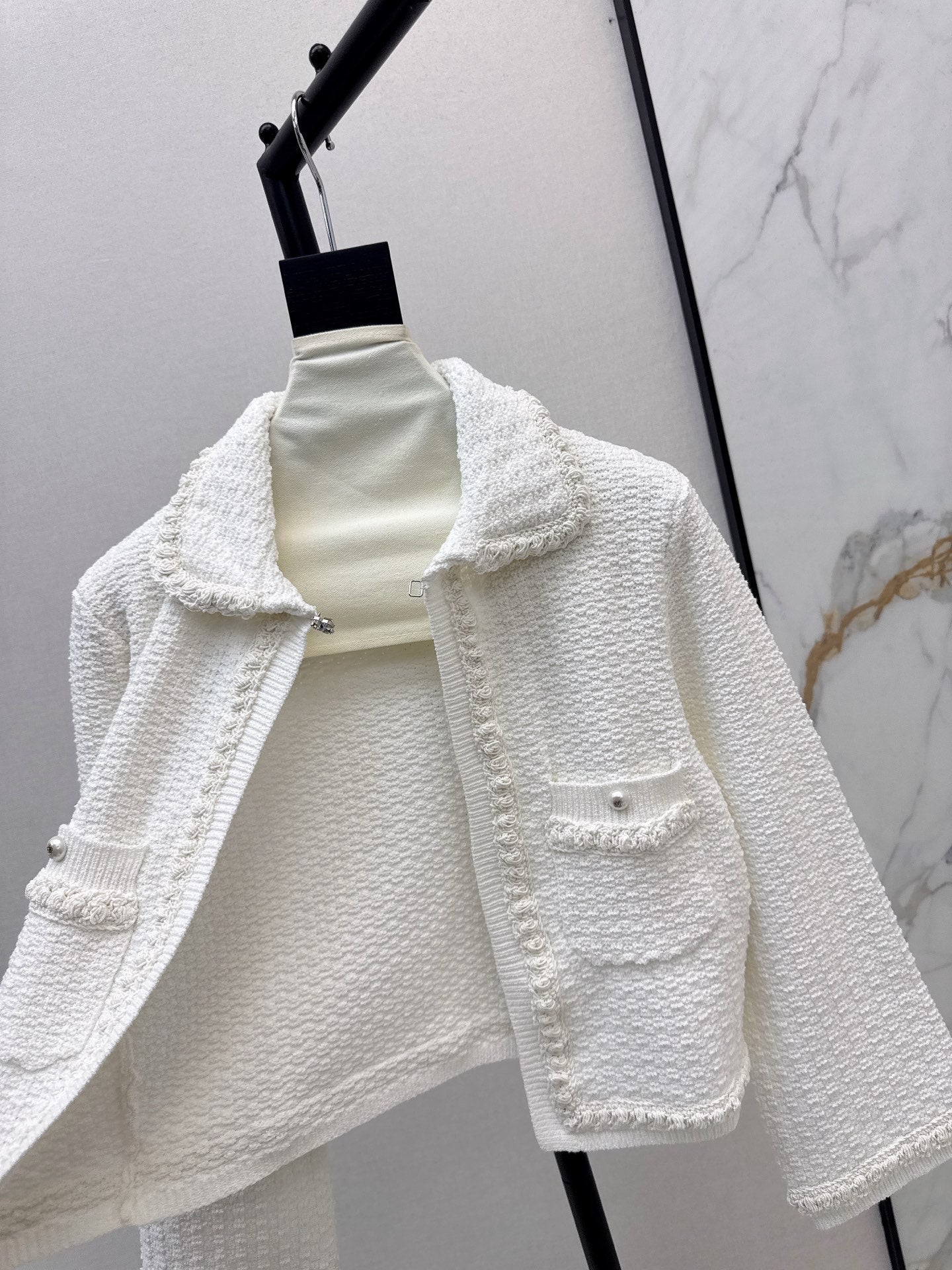 ch 25ss knit jacket