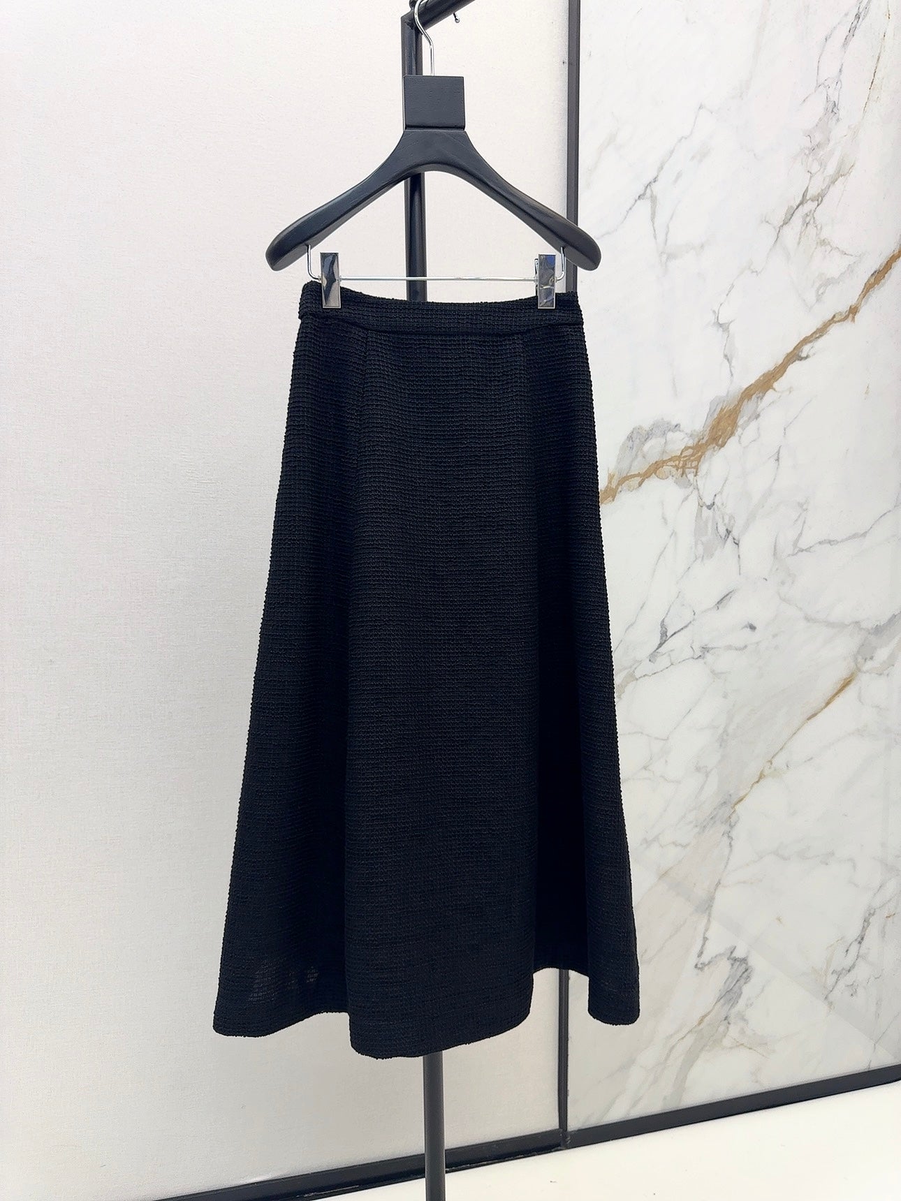 ch 25ss woven skirt