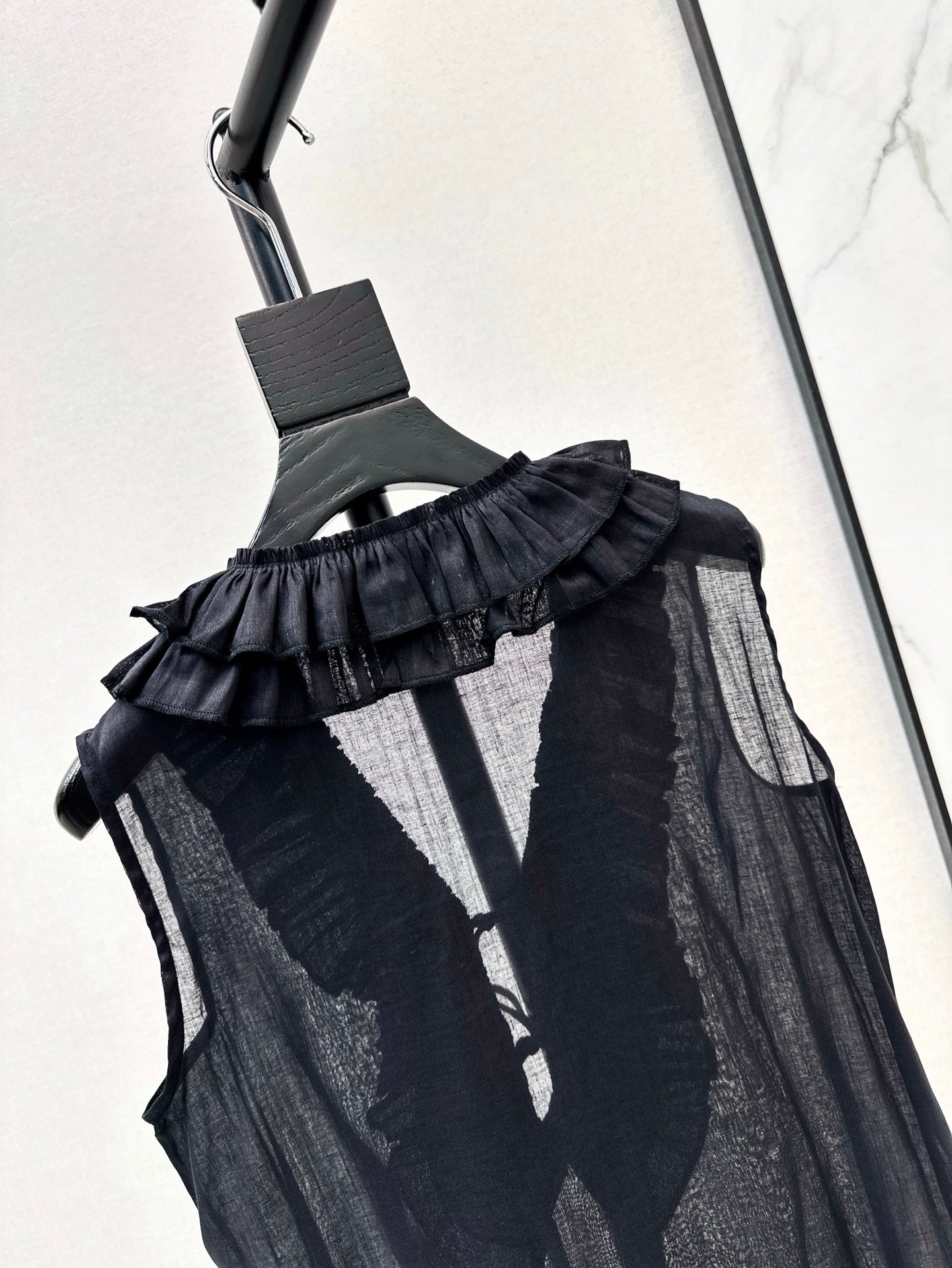 ch 25ss linen ruffle vest