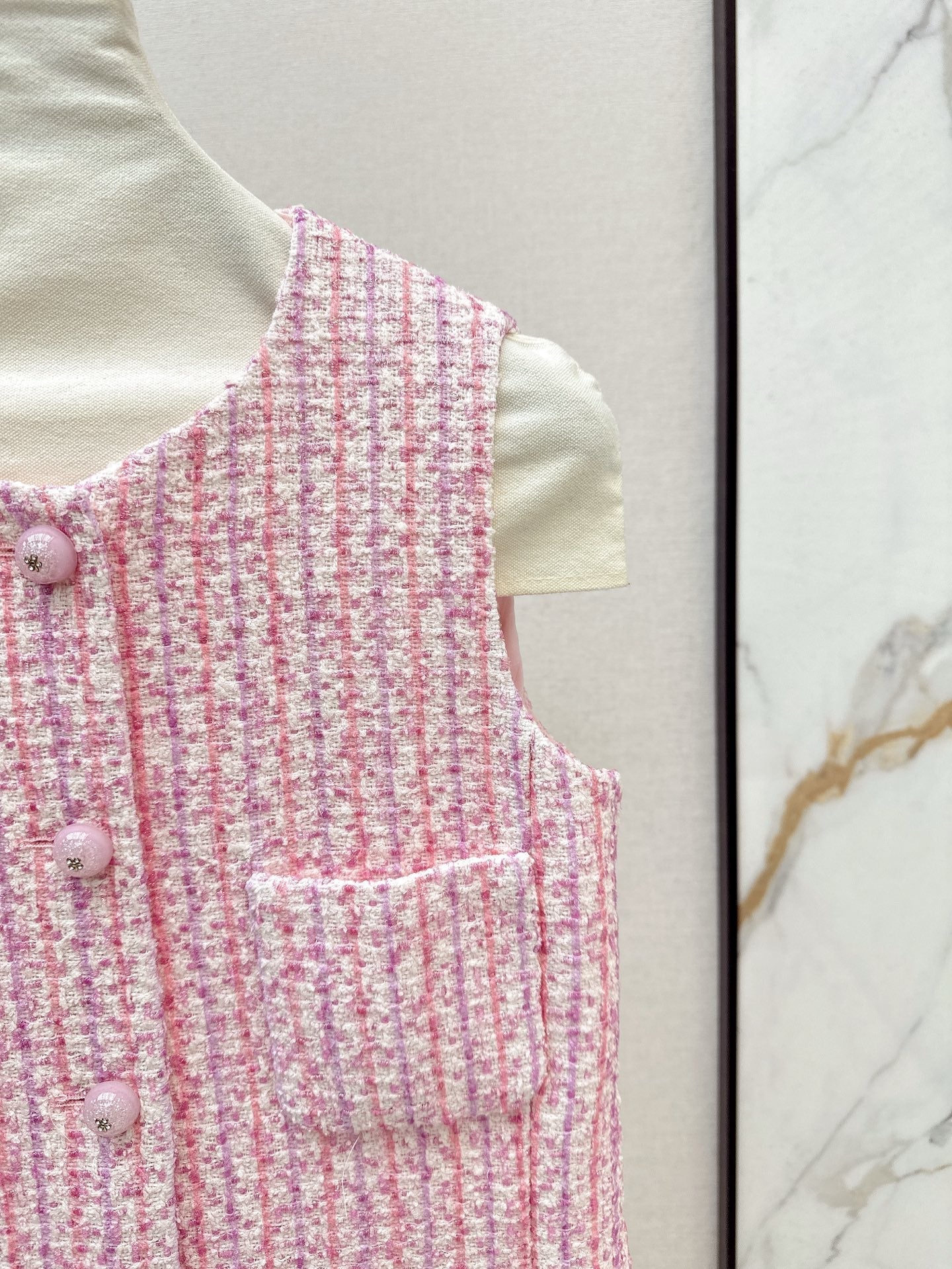 Ch 25ss woven vest