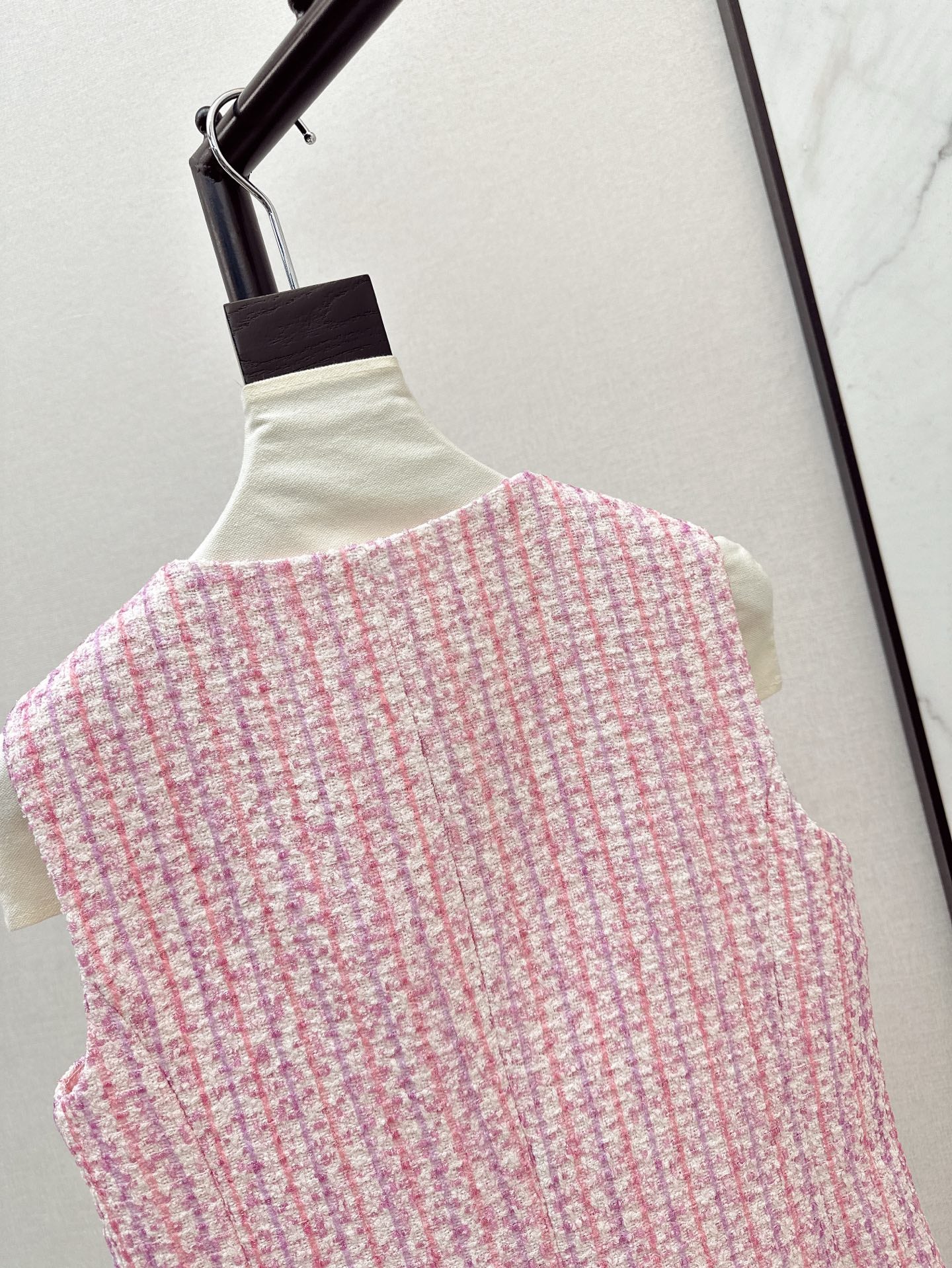 Ch 25ss woven vest