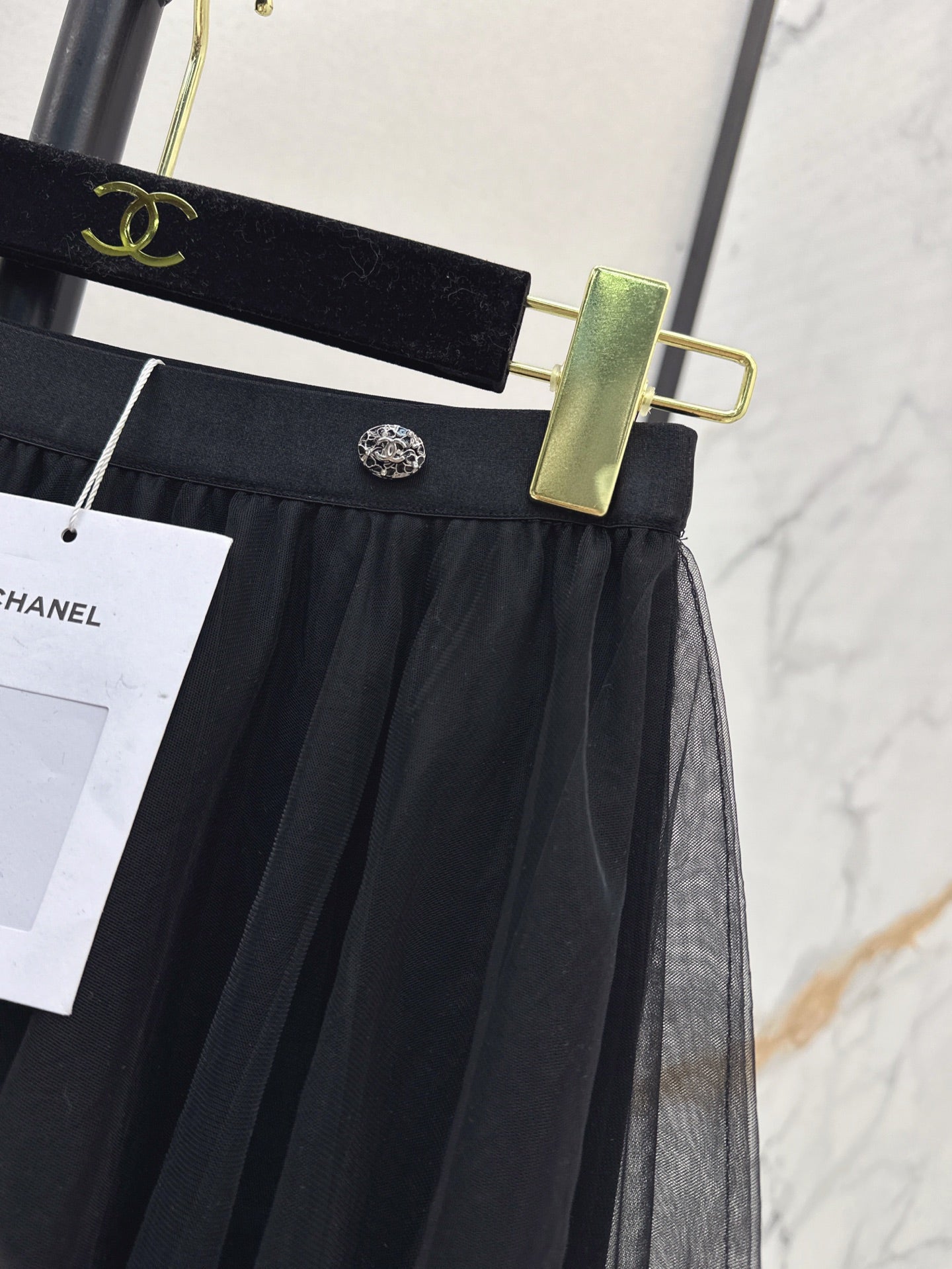 Ch 25ss ruffle skirt