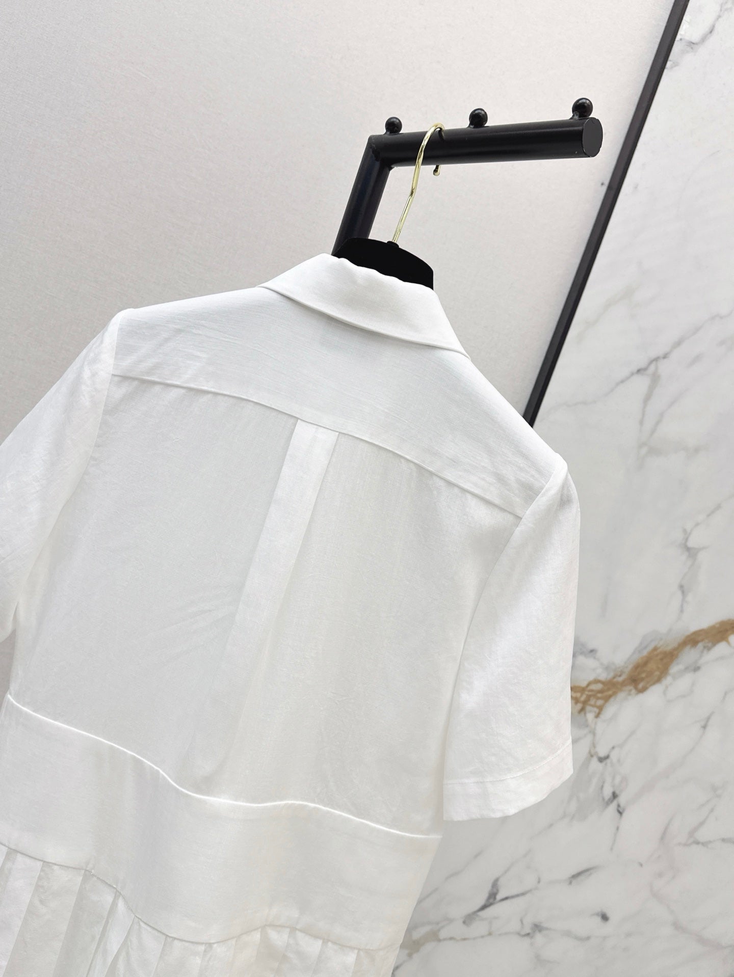 ch 25ss pleated shirt