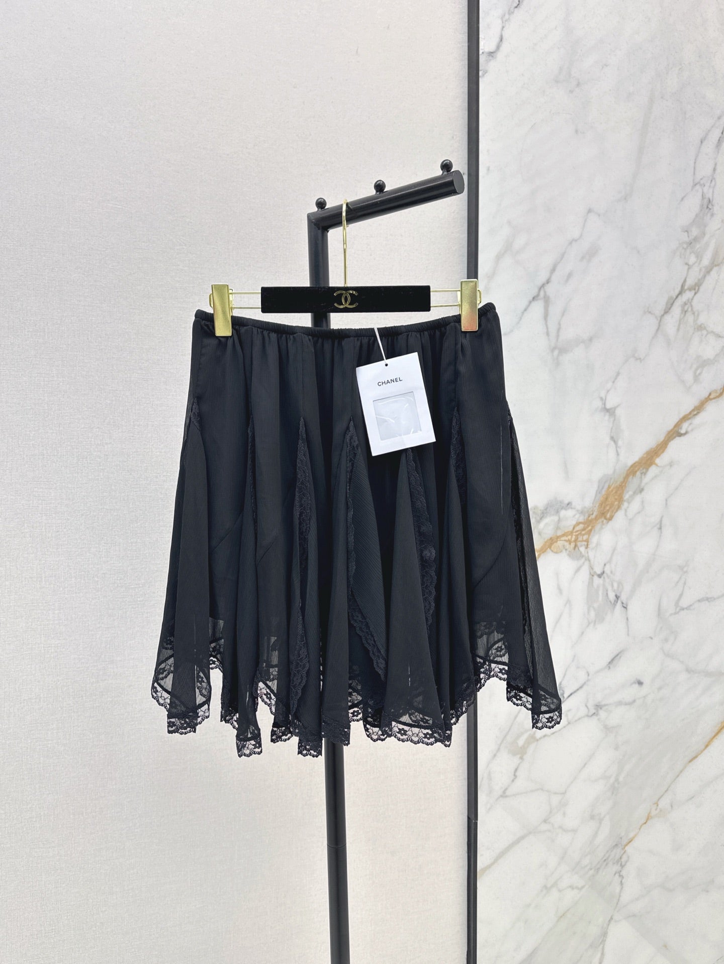 Ch 25ss lace skirt