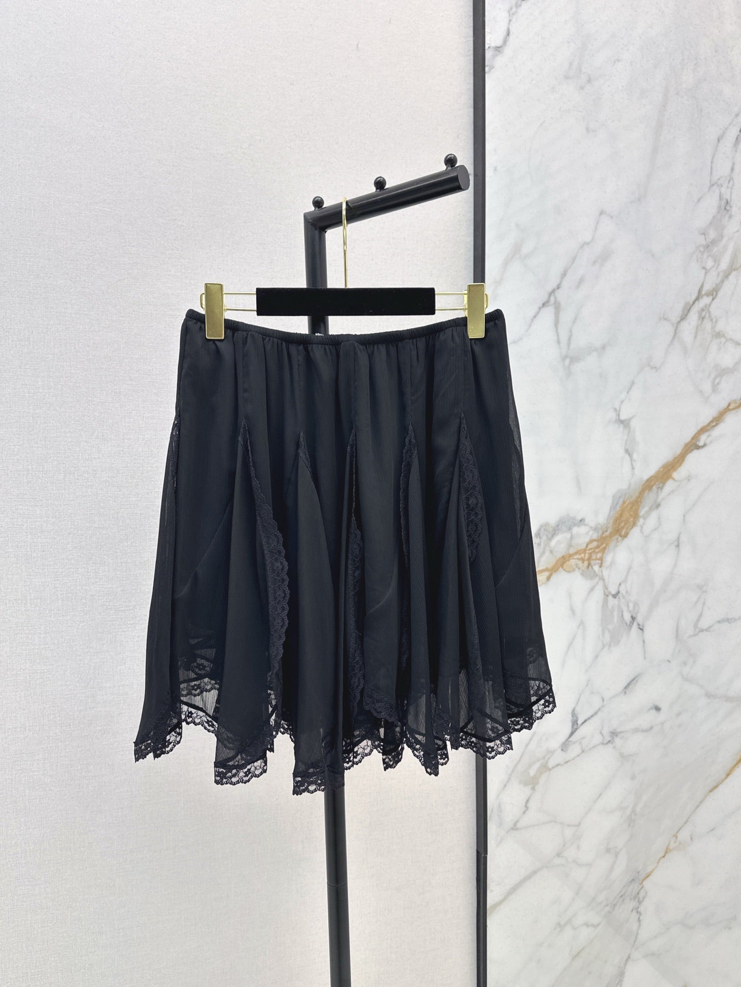 Ch 25ss lace skirt