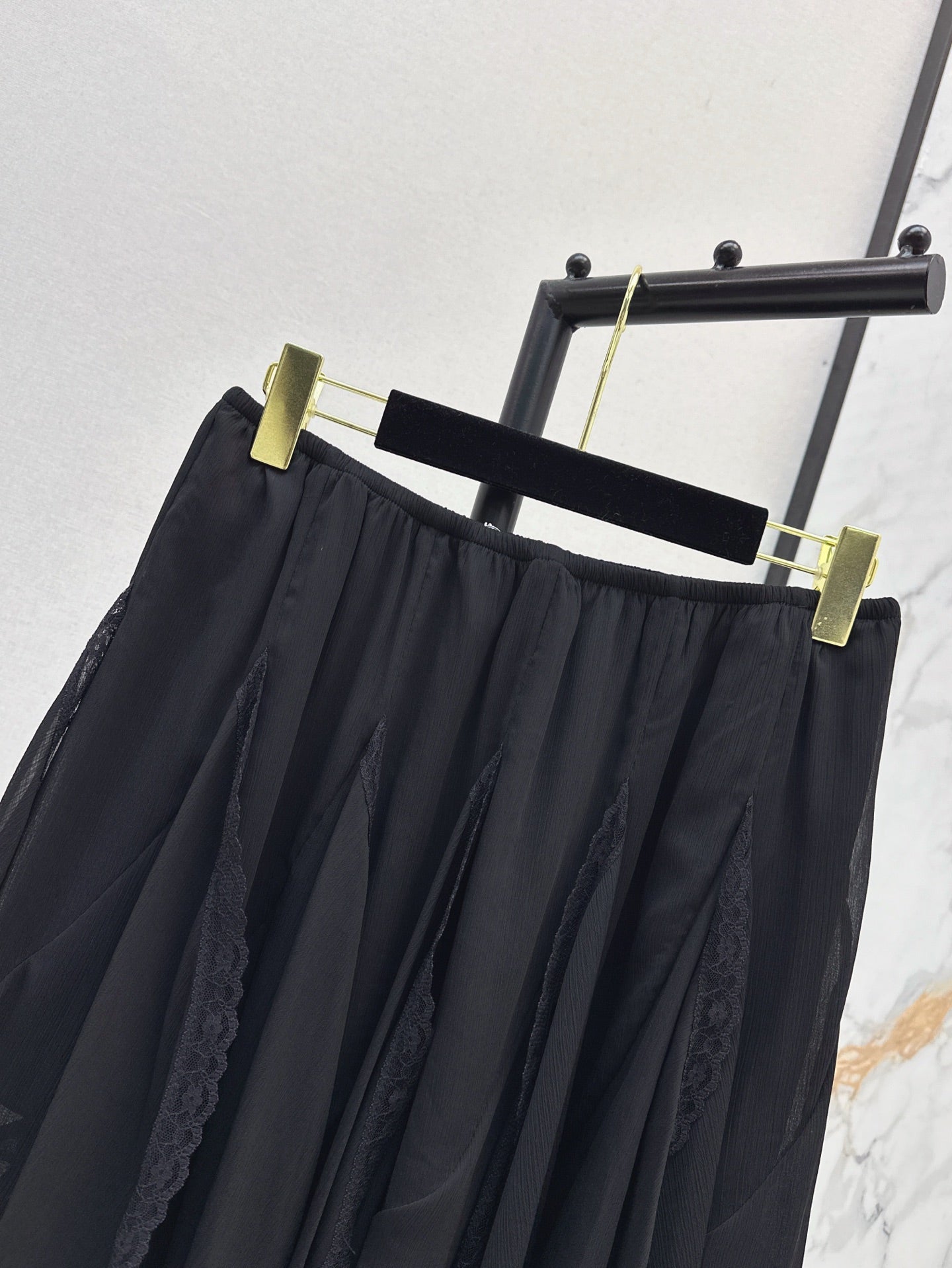 Ch 25ss lace skirt