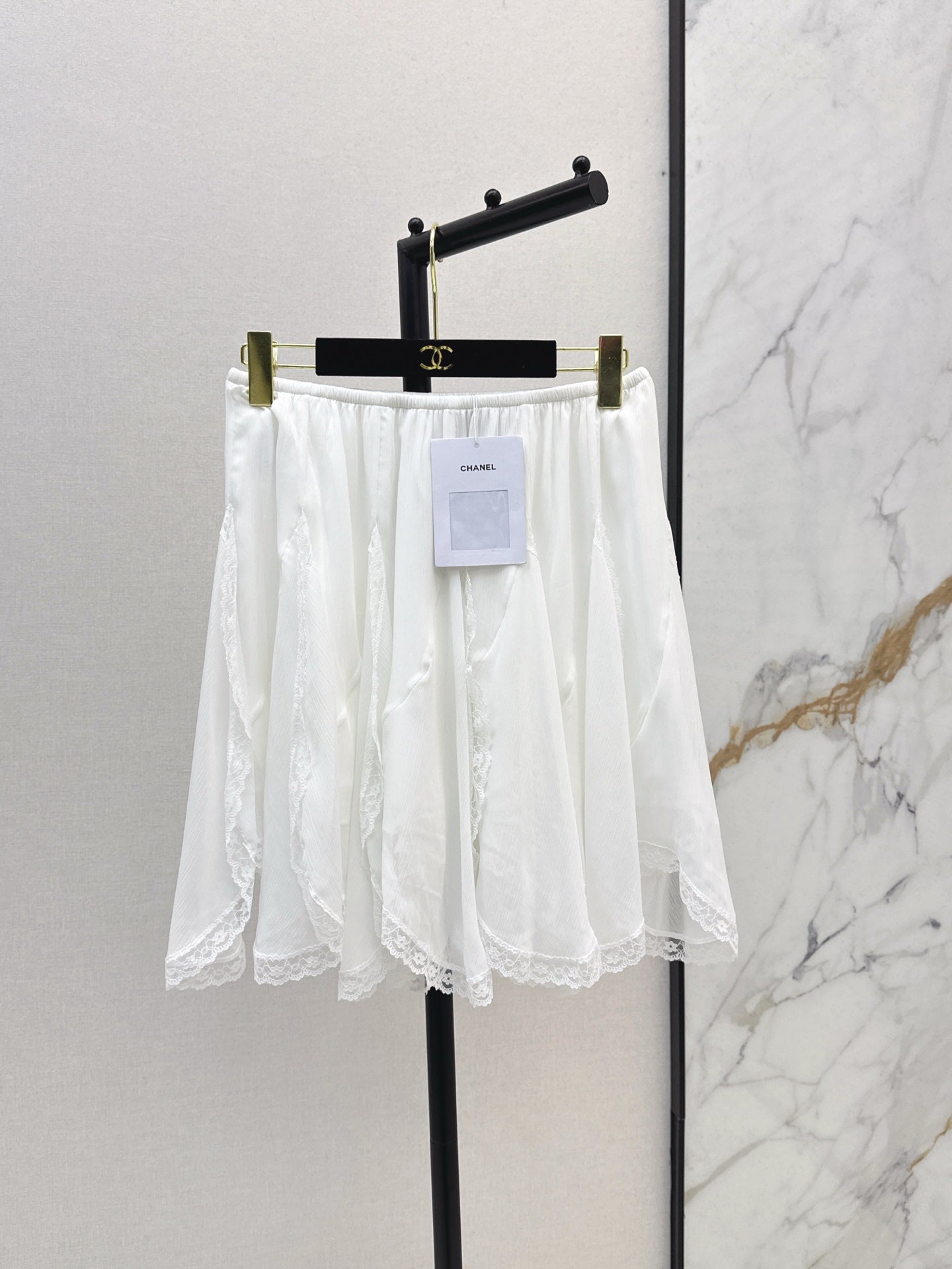 Ch 25ss lace skirt