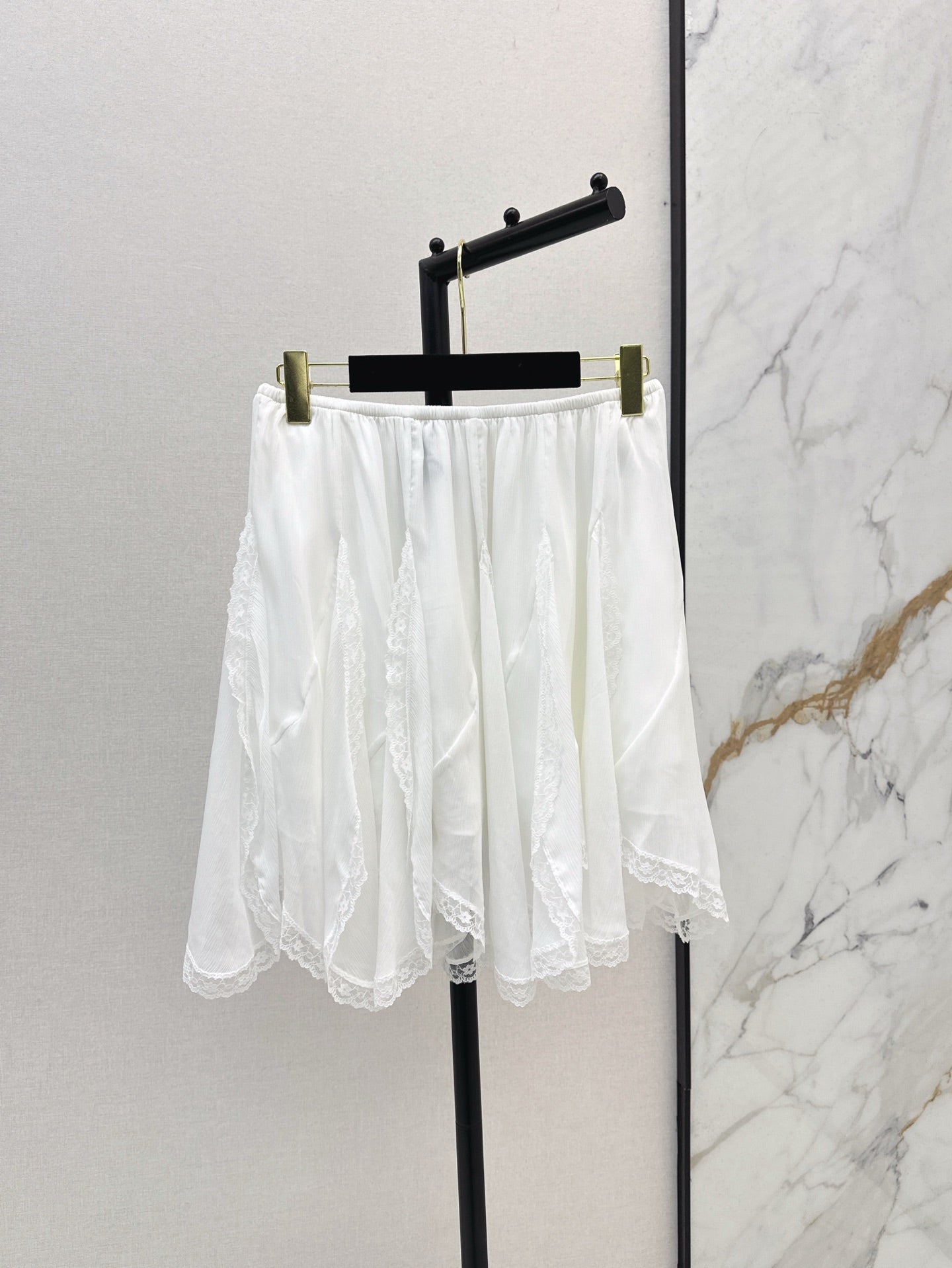 Ch 25ss lace skirt