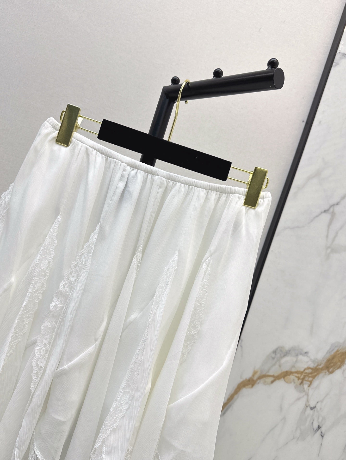 Ch 25ss lace skirt