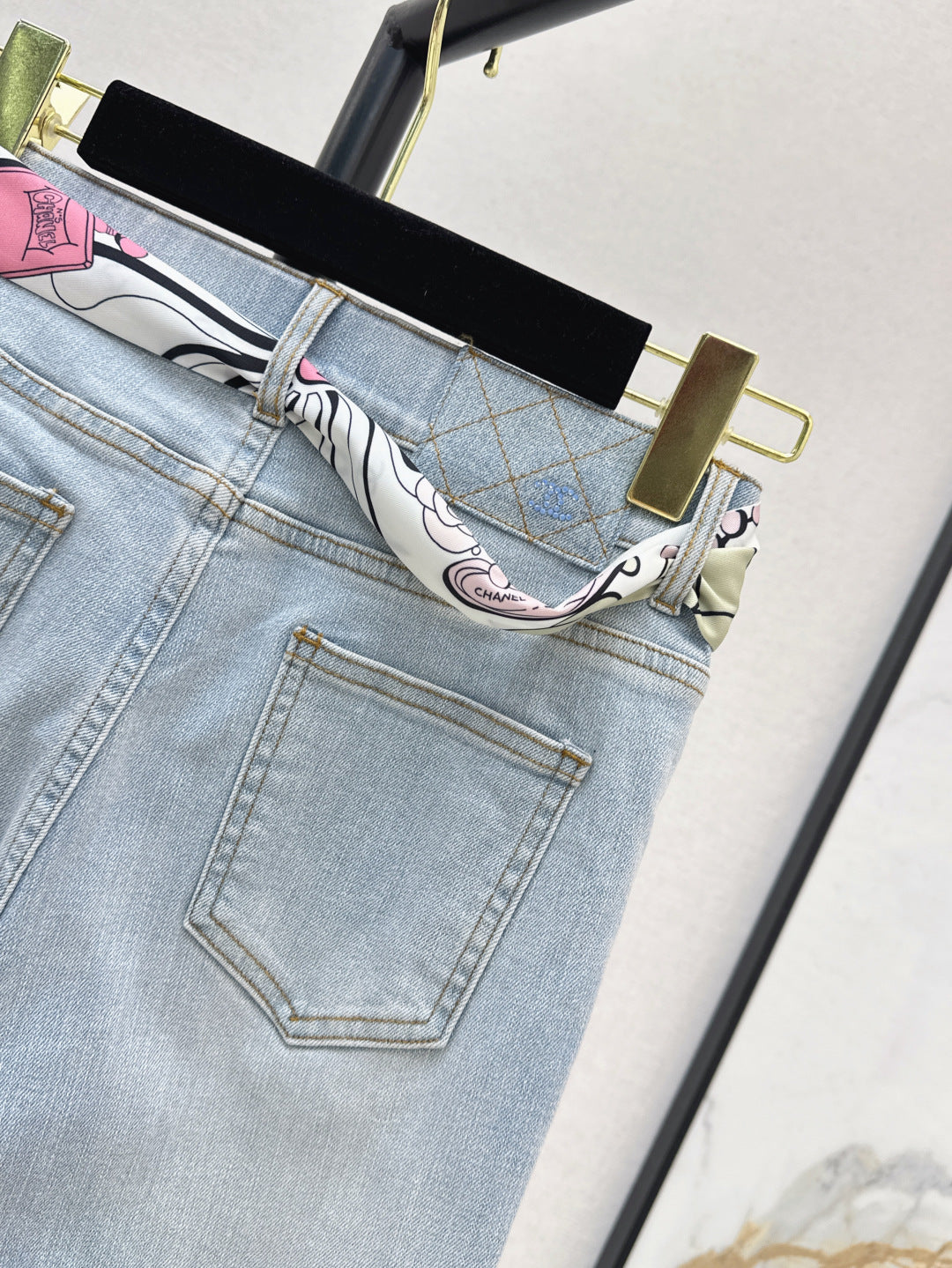 Chan 25ss scarf jeans