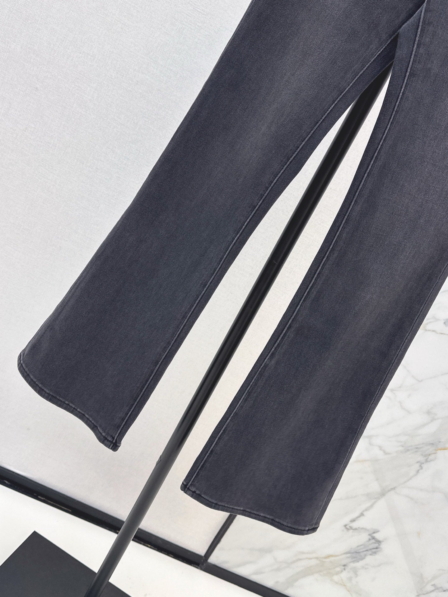 Chan 25ss embroidered jeans