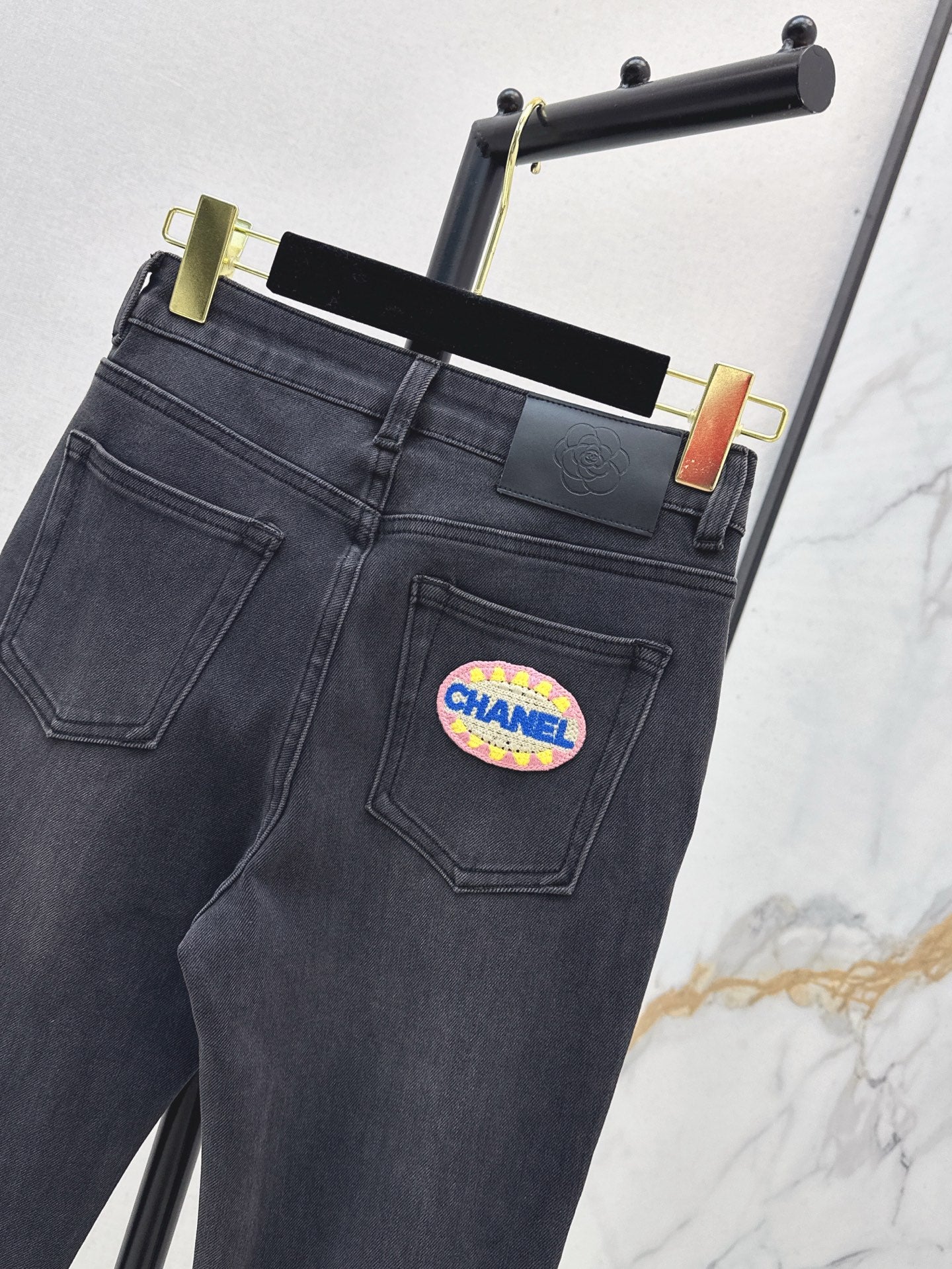 Chan 25ss embroidered jeans