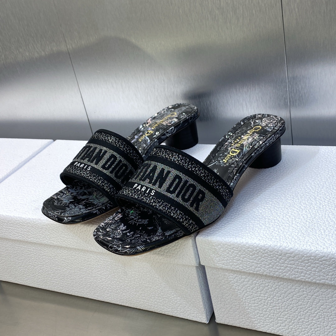 CD 25ss DWAY slippers