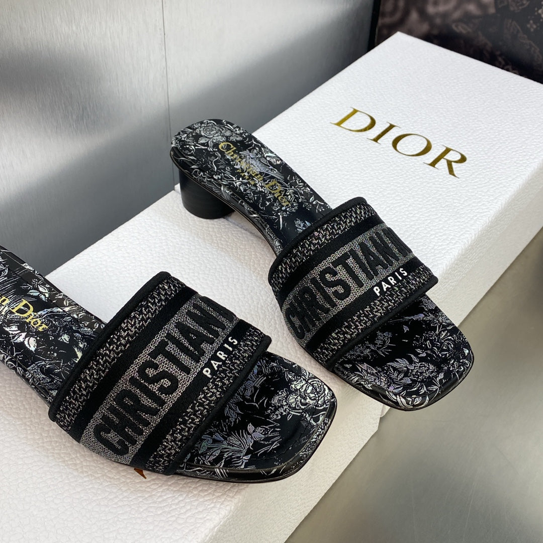 CD 25ss DWAY slippers