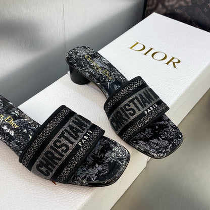 CD 25ss DWAY slippers