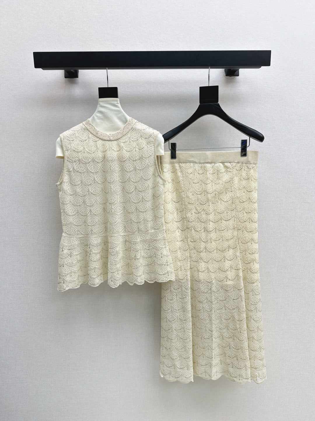 Chan 25ss beaded suit