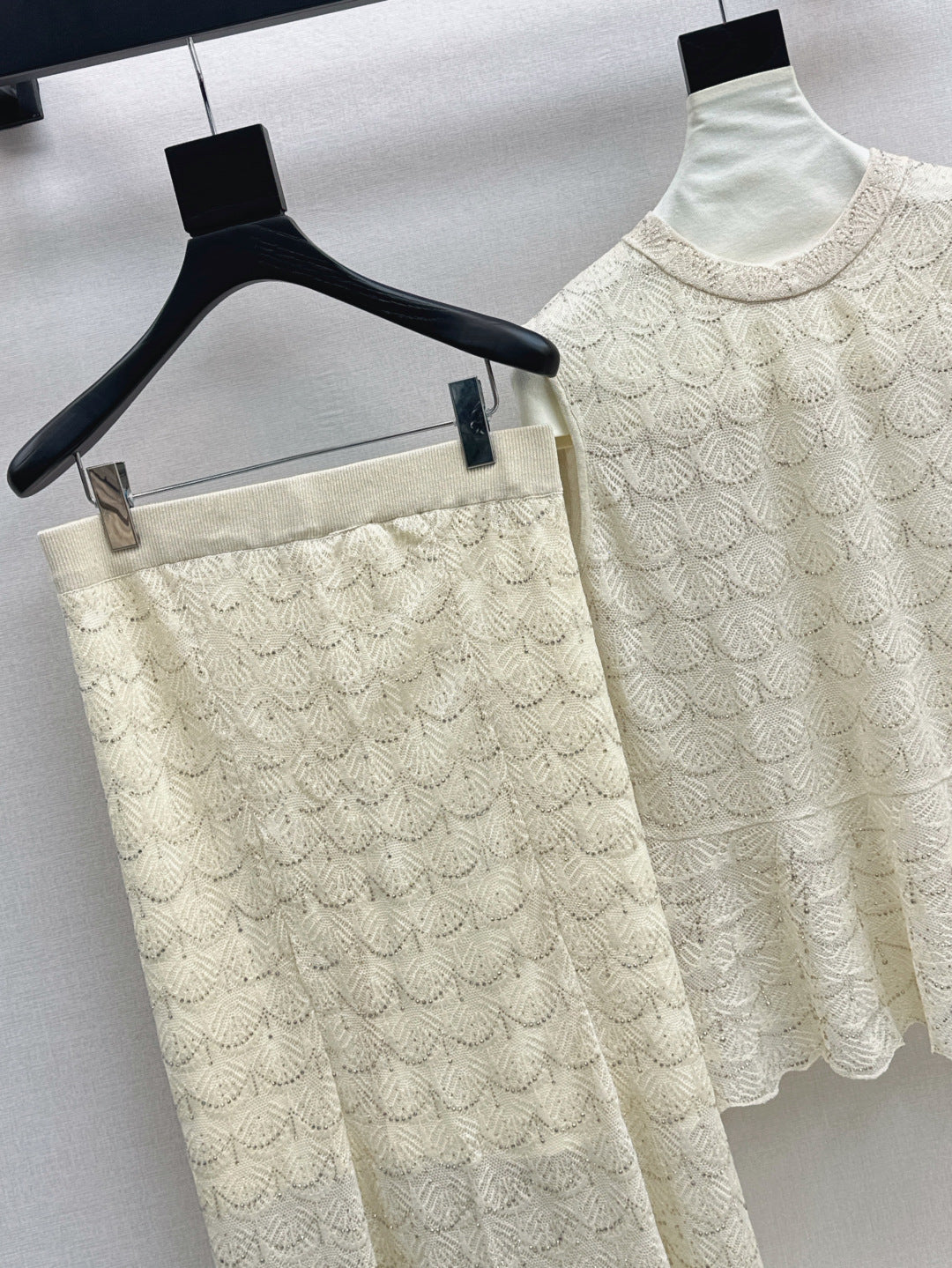 Chan 25ss beaded suit