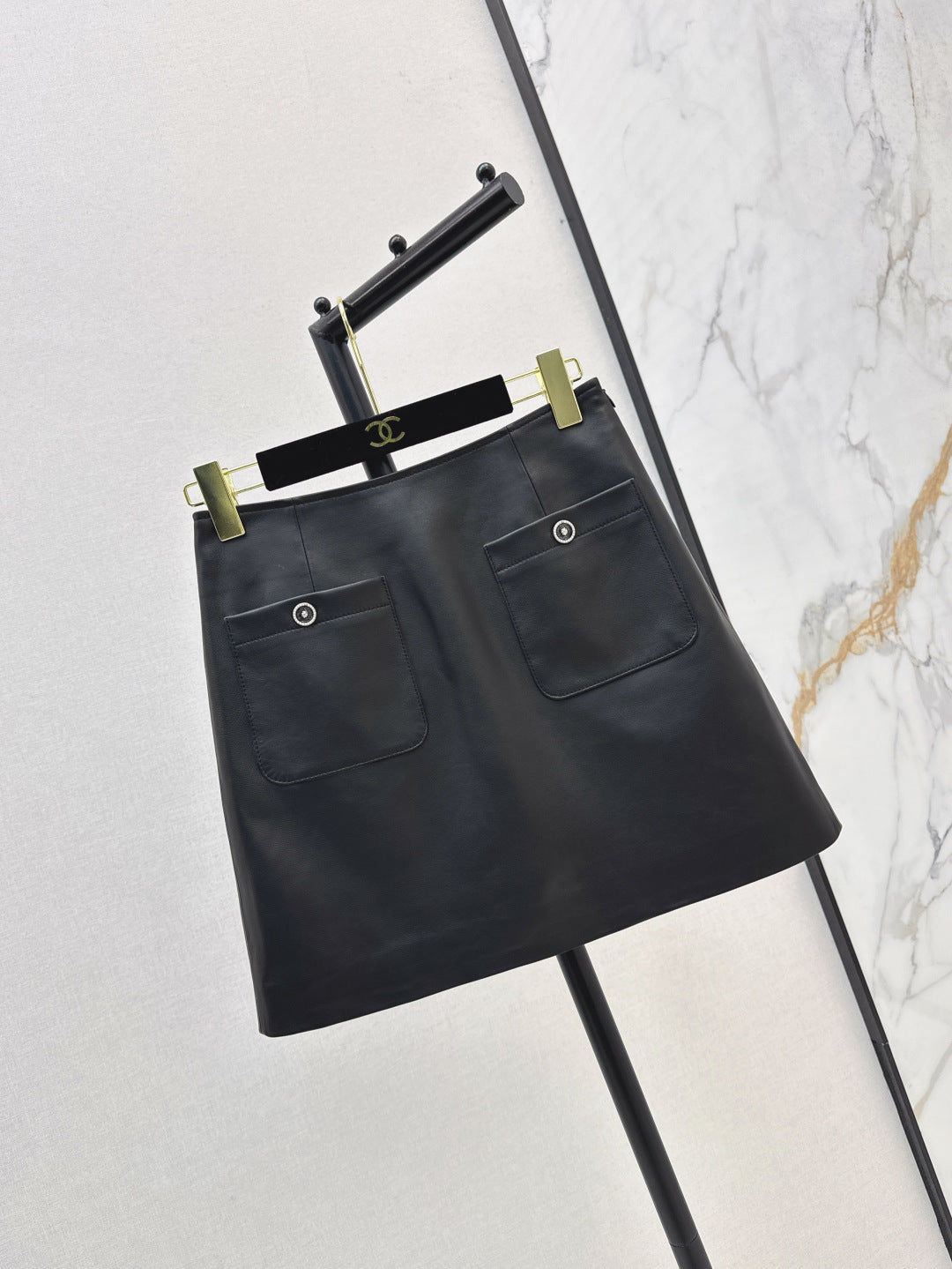 Chan 25fw leather skirt