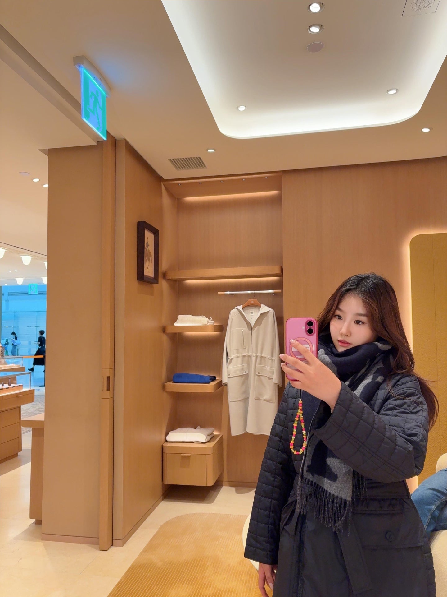 Her 25fw down jacket
