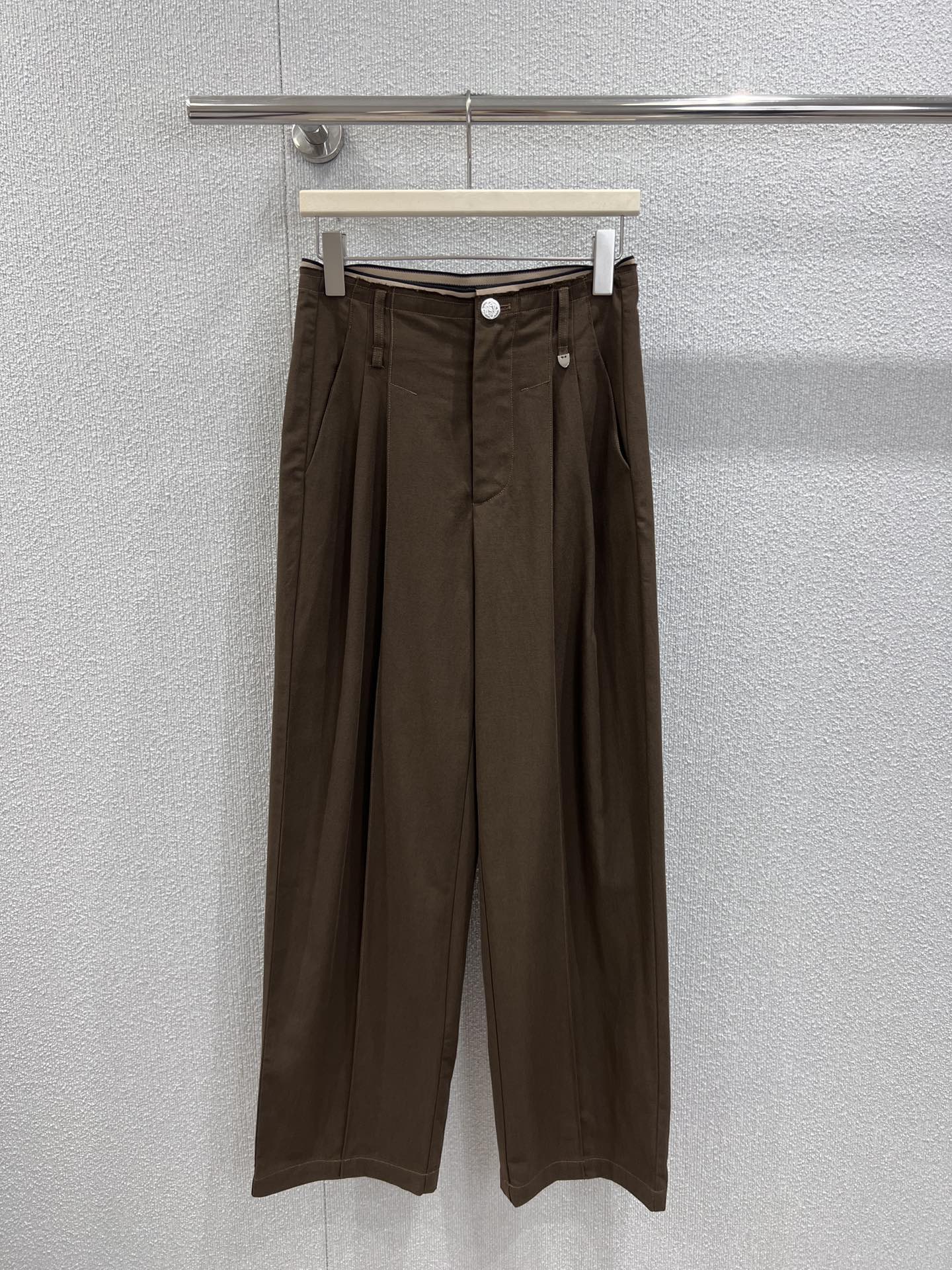 Loe 25fw Tencel trousers