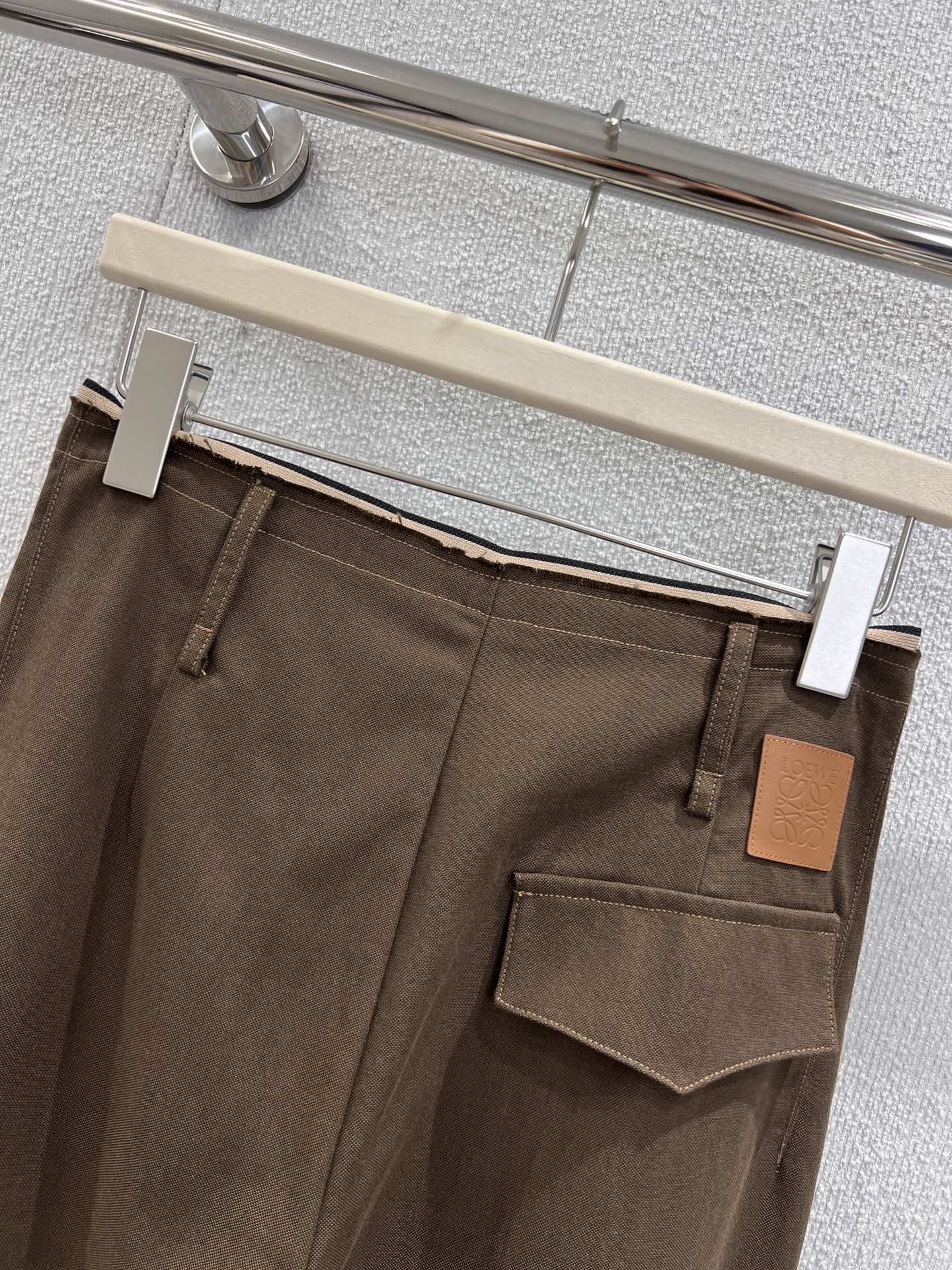 Loe 25fw Tencel trousers