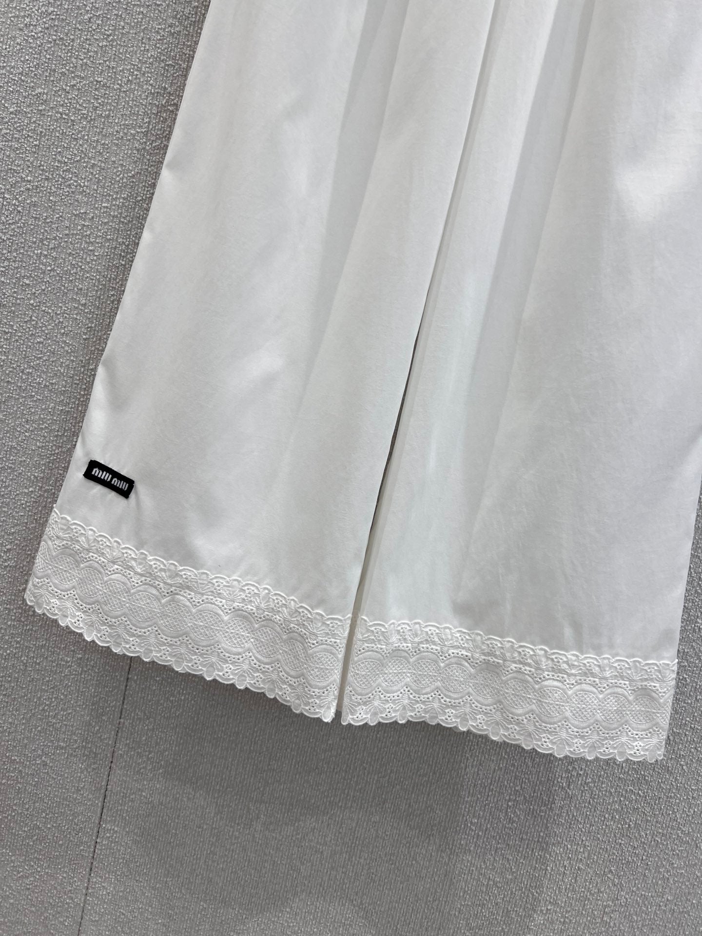Miu 25ss embroidered pants