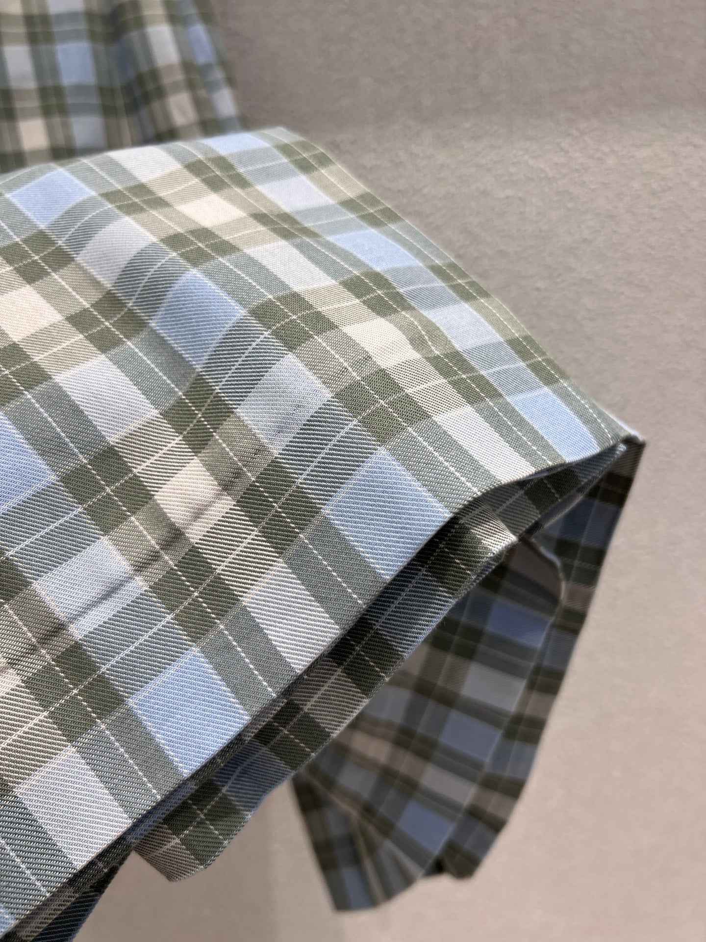 Loe 25ss Plaid skirt