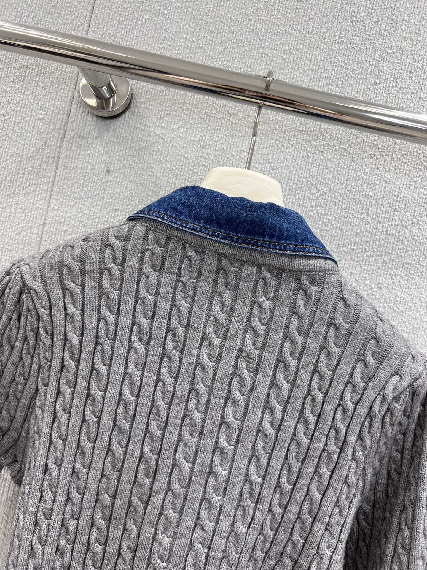 San 25fw knitted top