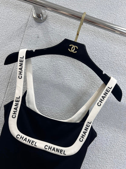 Chan 25ss  U-shaped vest