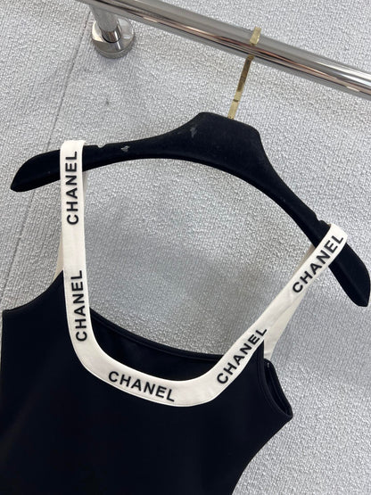 Chan 25ss  U-shaped vest
