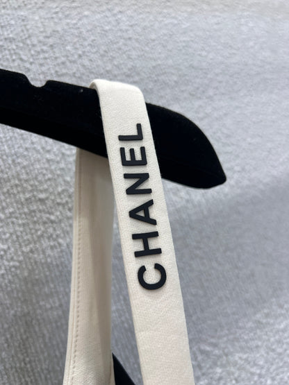 Chan 25ss  U-shaped vest