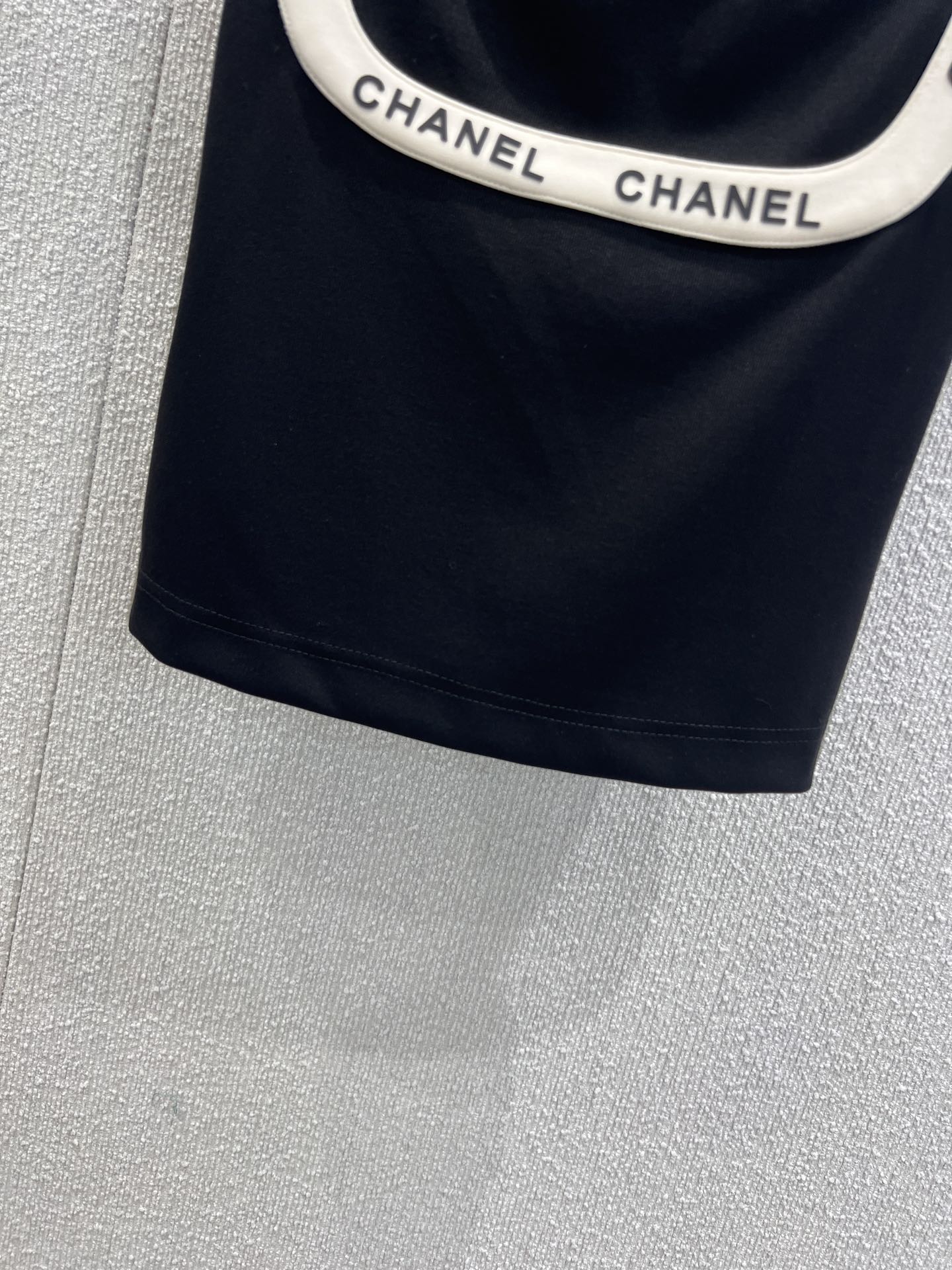 Chan 25ss  U-shaped vest
