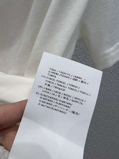 Miu  25ss off-shoulder T-shirt