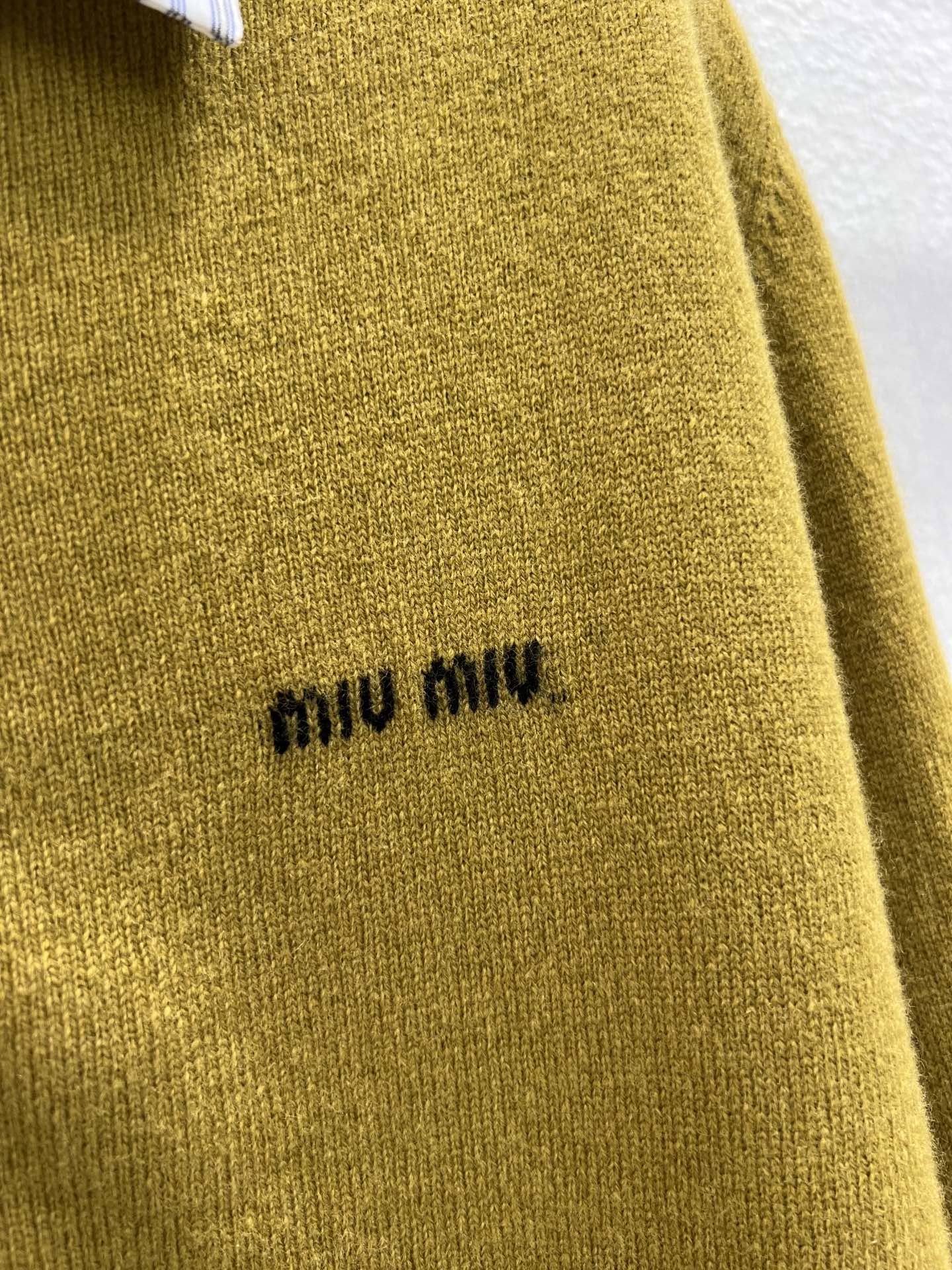 Miu 25fw knitted cardigan