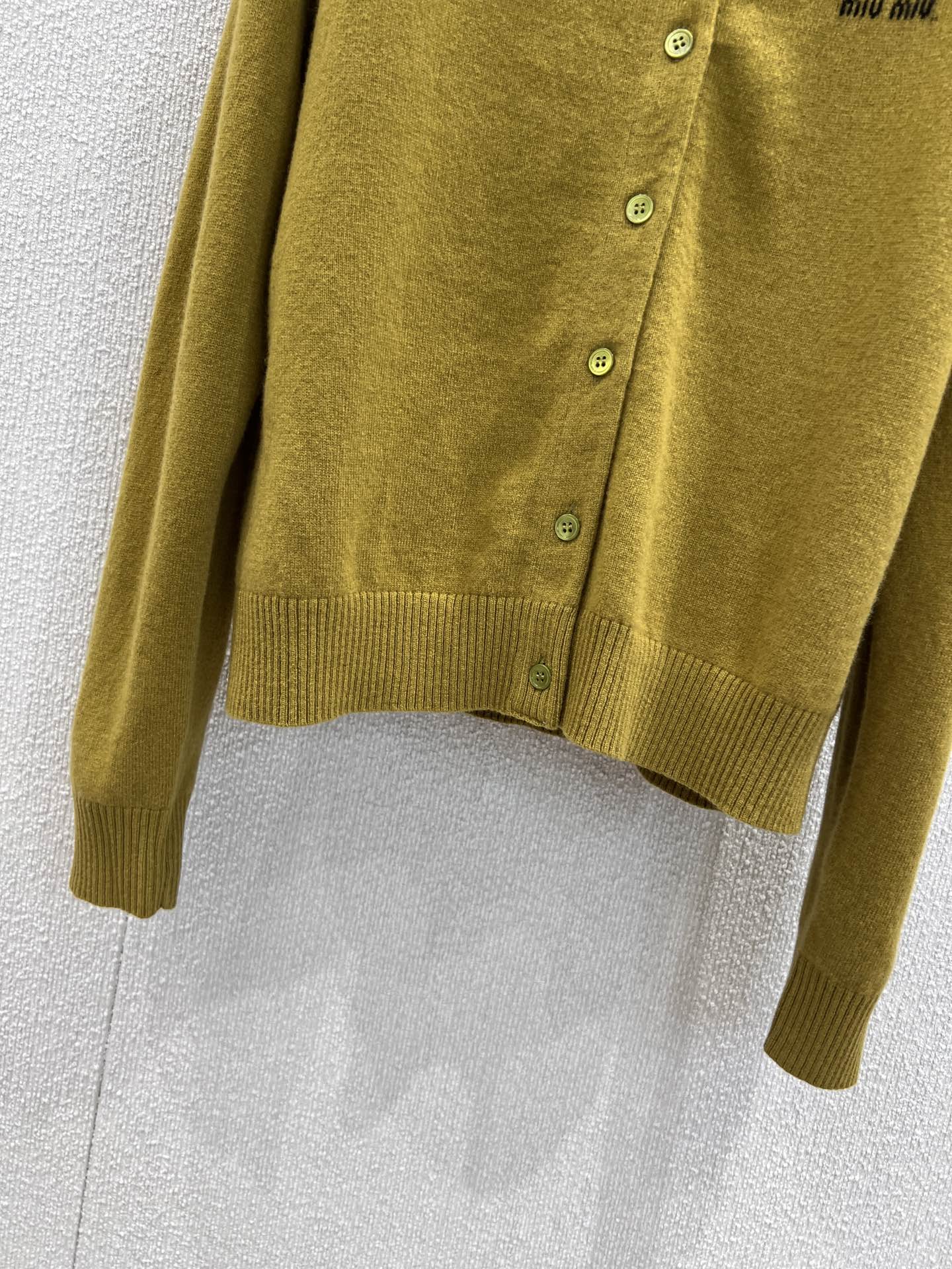 Miu 25fw knitted cardigan