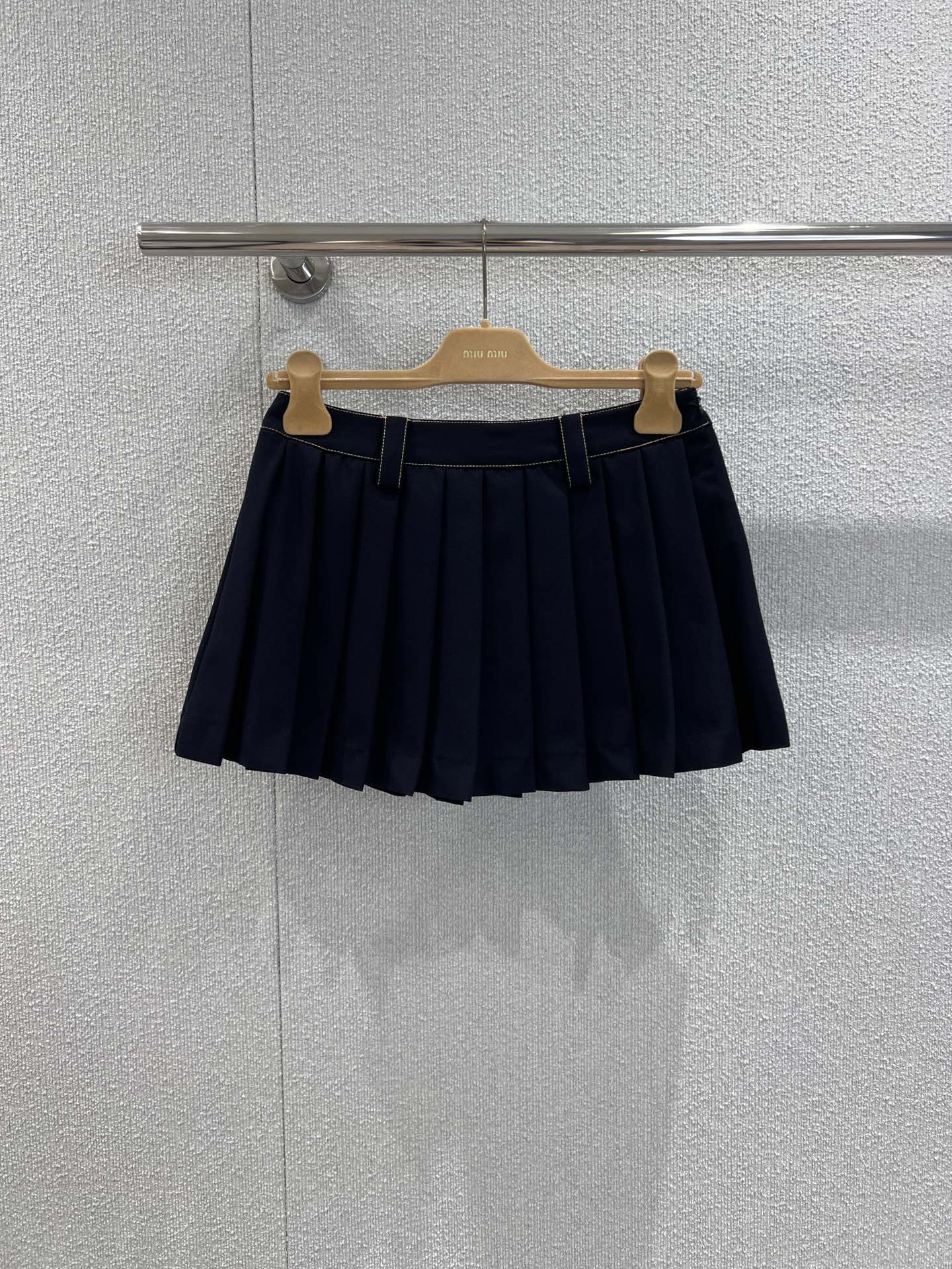 Miu 25ss pleated skirt