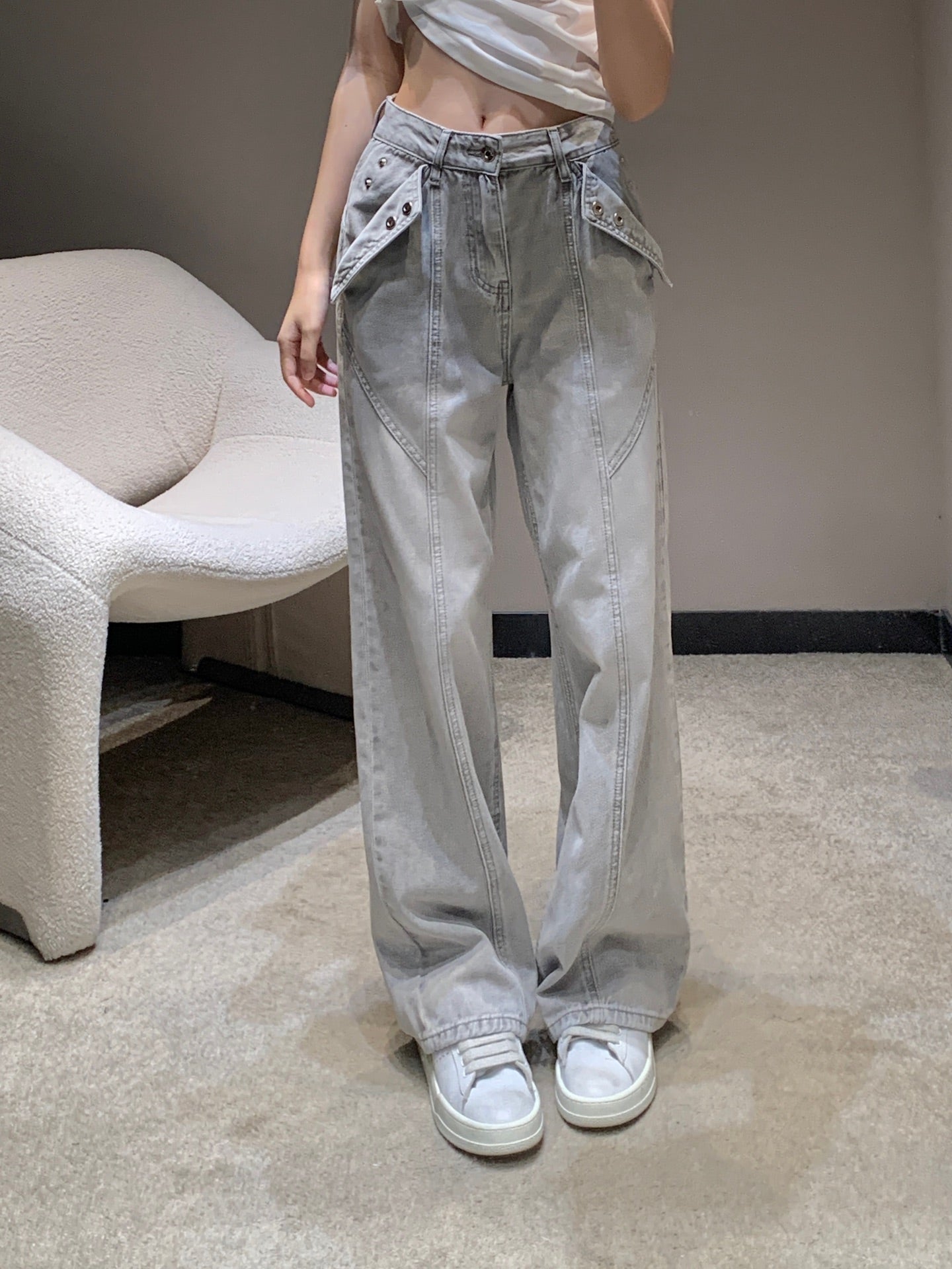 Loe 25ss embroidered jeans