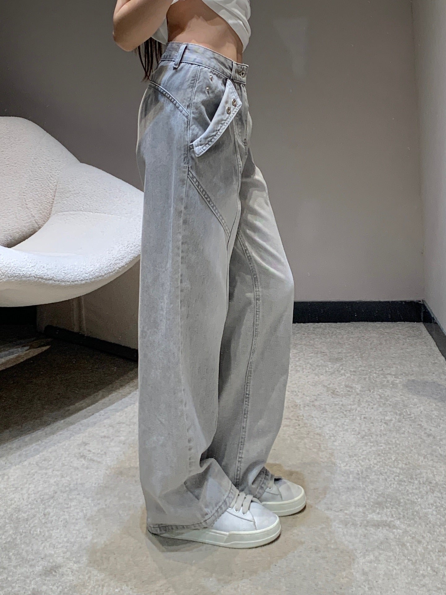 Loe 25ss embroidered jeans