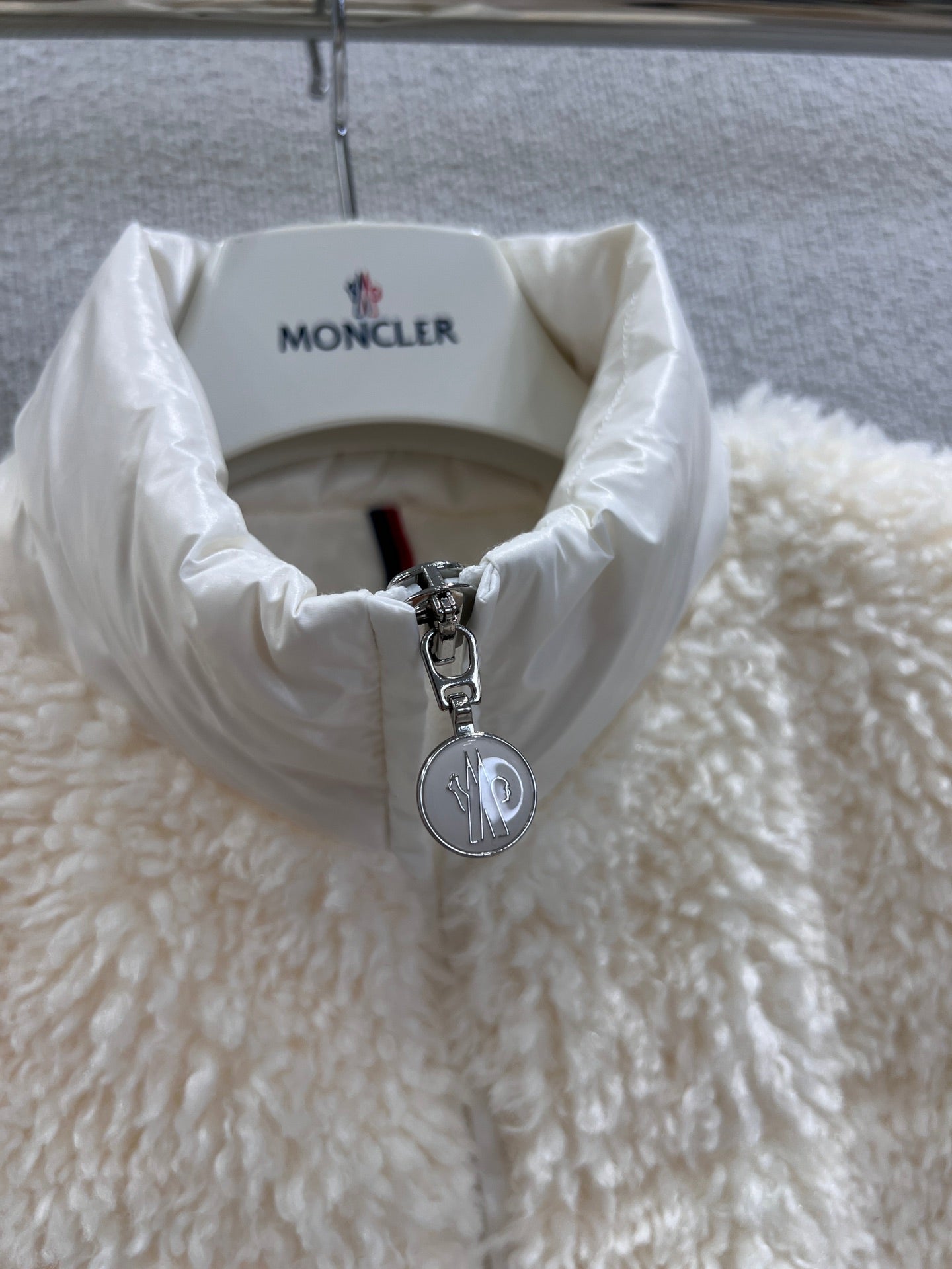 Mon 25fw down vest