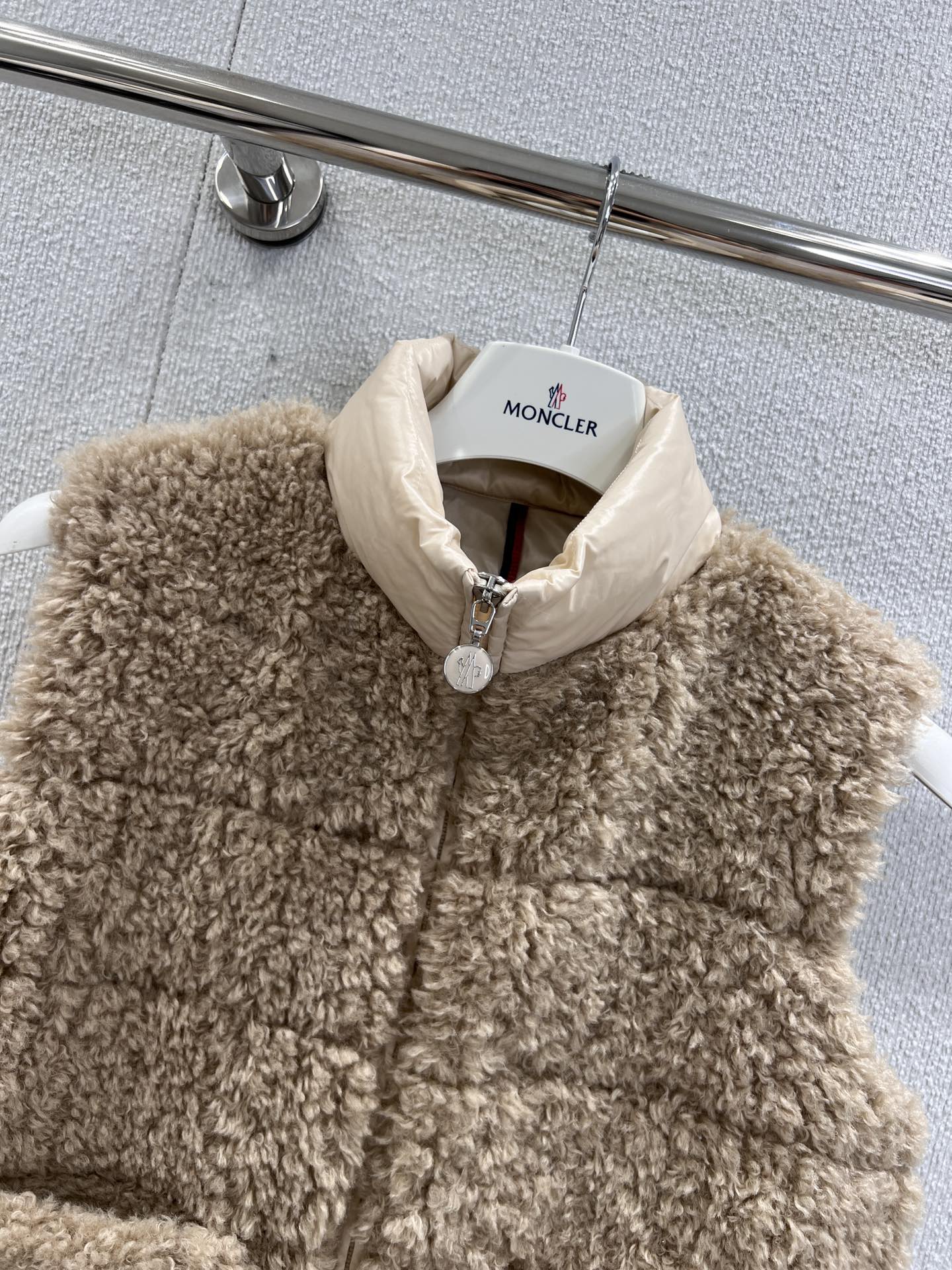 Mon 25fw down vest